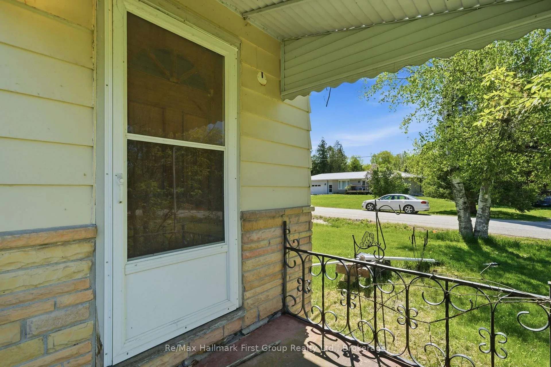 Photo 2 of 5283 Hillview Drive N, Hamilton Township, Rural Hamilton — HOMEH