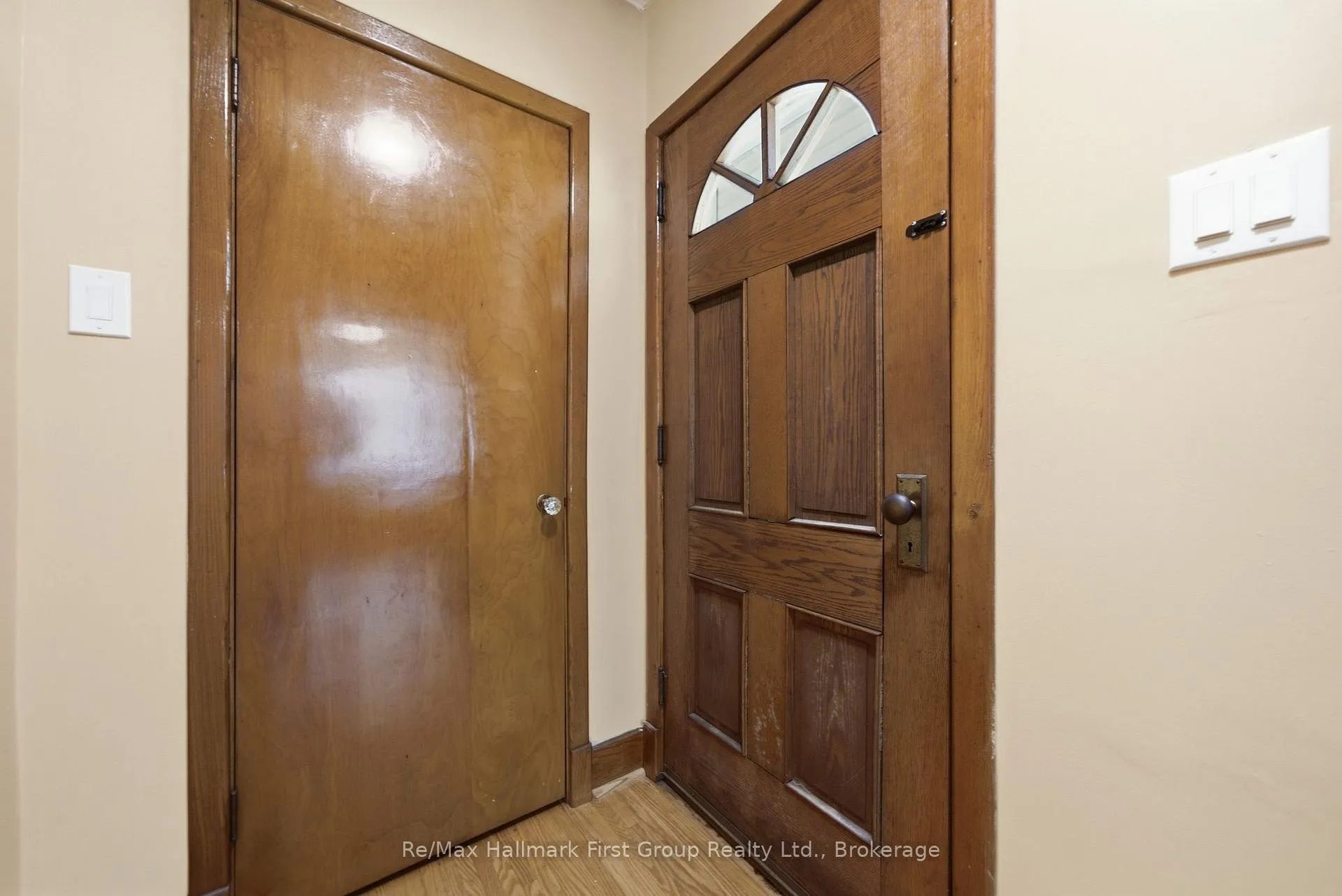 Photo 3 of 5283 Hillview Drive N, Hamilton Township, Rural Hamilton — HOMEH