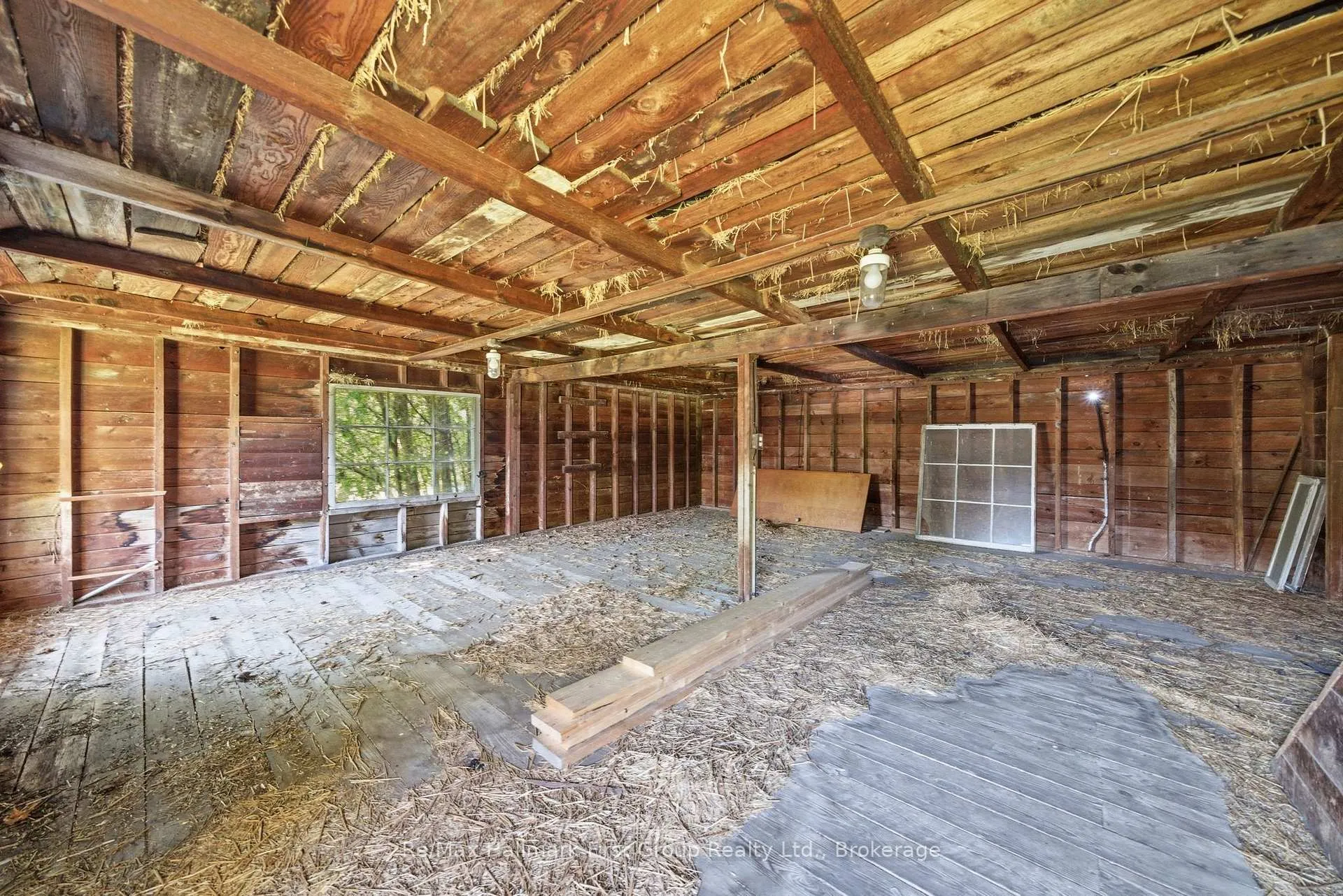 Photo 14 of 5283 Hillview Drive N, Hamilton Township, Rural Hamilton — HOMEH