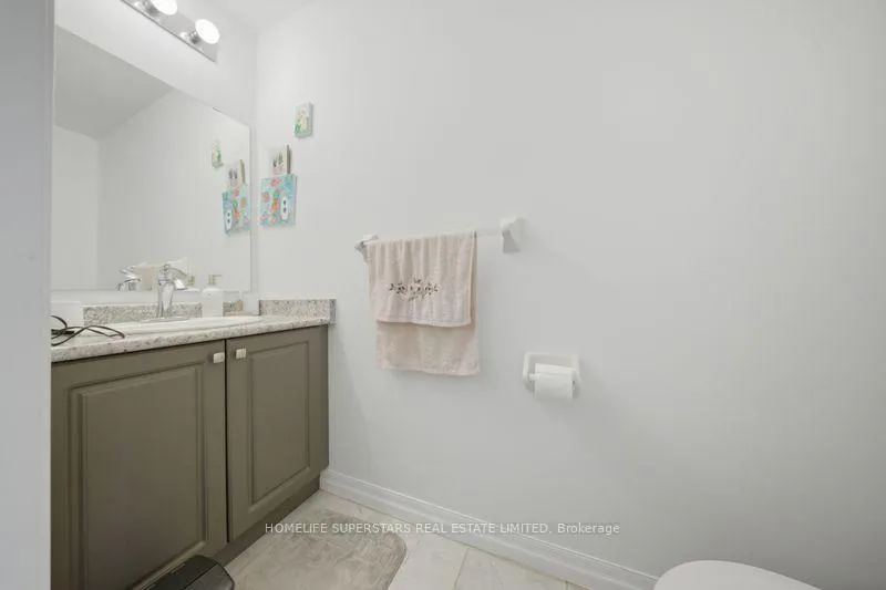 Photo 5 of 135 Hardcastle Drive, Waterloo — HOMEH