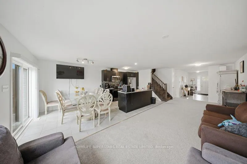 Photo 9 of 135 Hardcastle Drive, Waterloo — HOMEH
