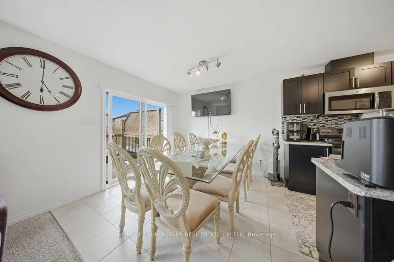 Photo 11 of 135 Hardcastle Drive, Waterloo — HOMEH