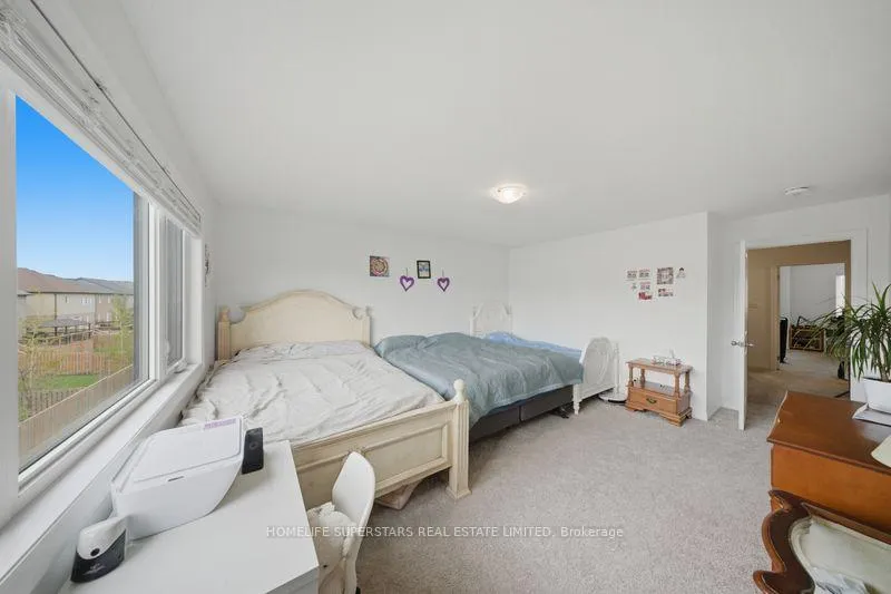 Photo 20 of 135 Hardcastle Drive, Waterloo — HOMEH