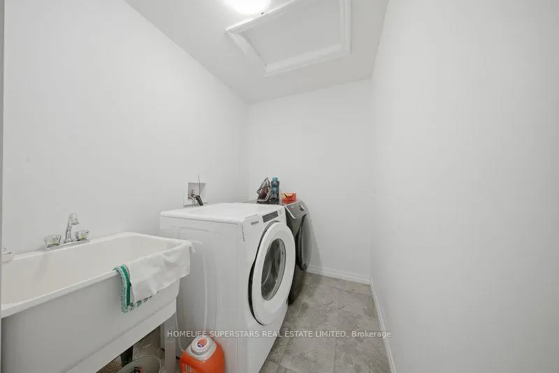 Photo 22 of 135 Hardcastle Drive, Waterloo — HOMEH