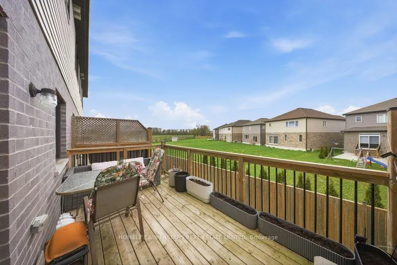 Photo 23 of 135 Hardcastle Drive, Waterloo — HOMEH