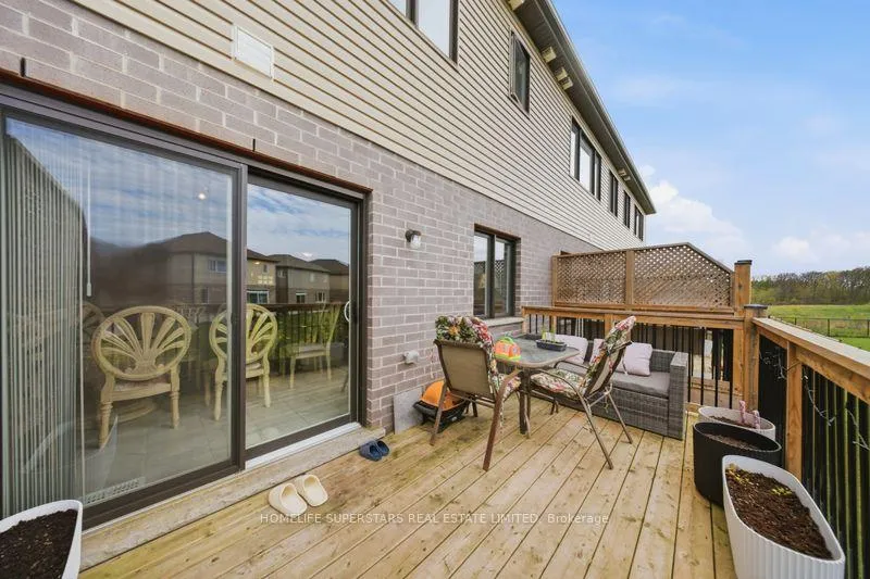 Photo 24 of 135 Hardcastle Drive, Waterloo — HOMEH