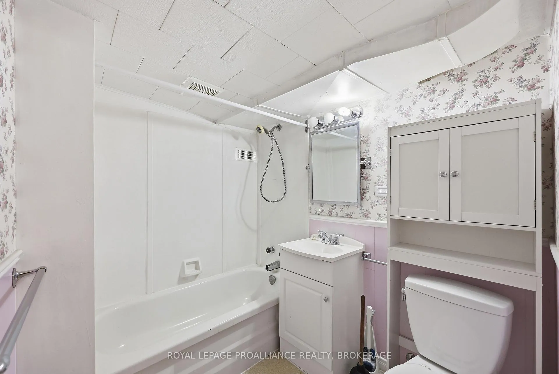 Photo 43 of 1101 Johnson Street, Kingston, Central City West — HOMEH