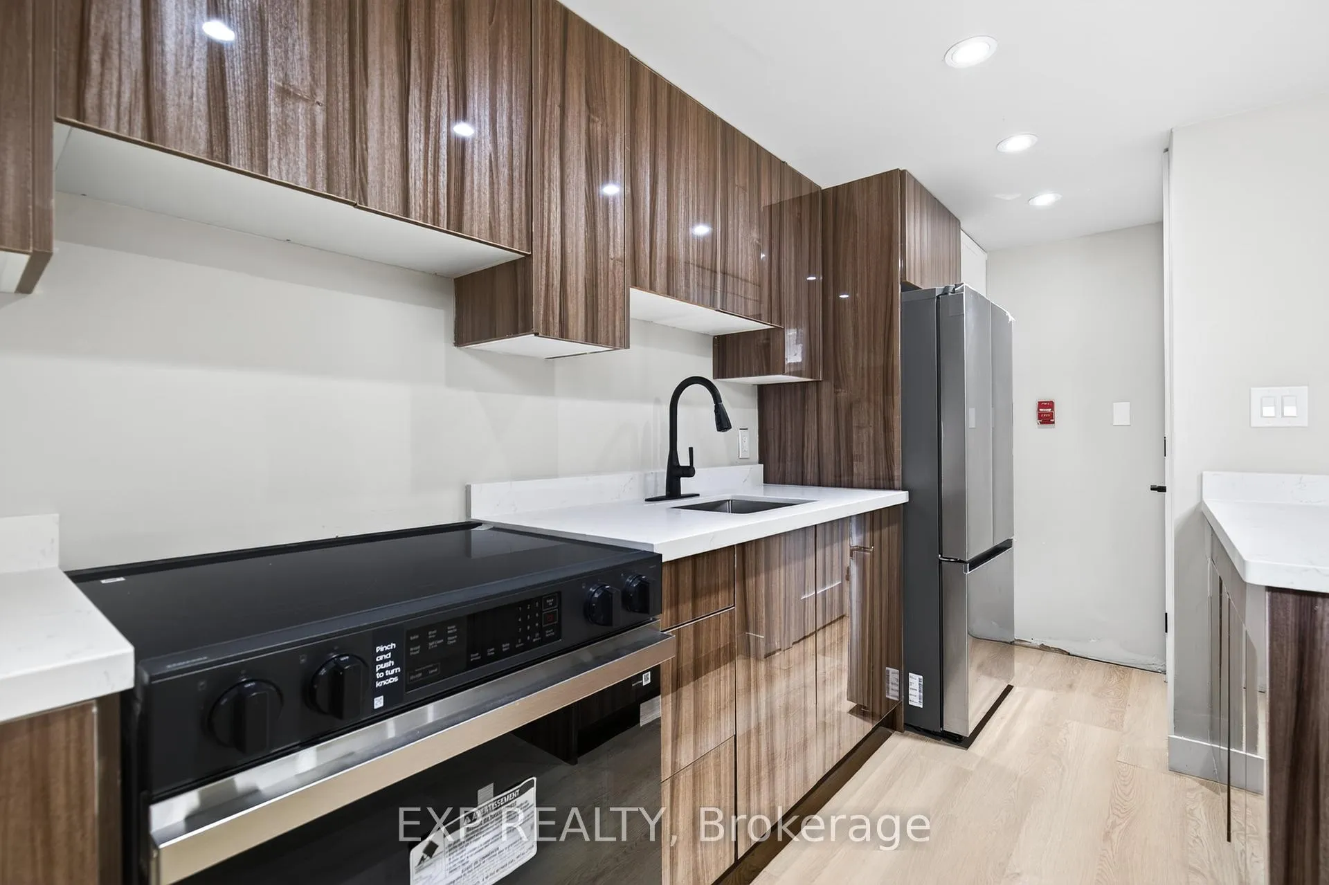 Photo 4 of Unit 2, 263 Anne Street N, Barrie, Sunnidale — HOMEH