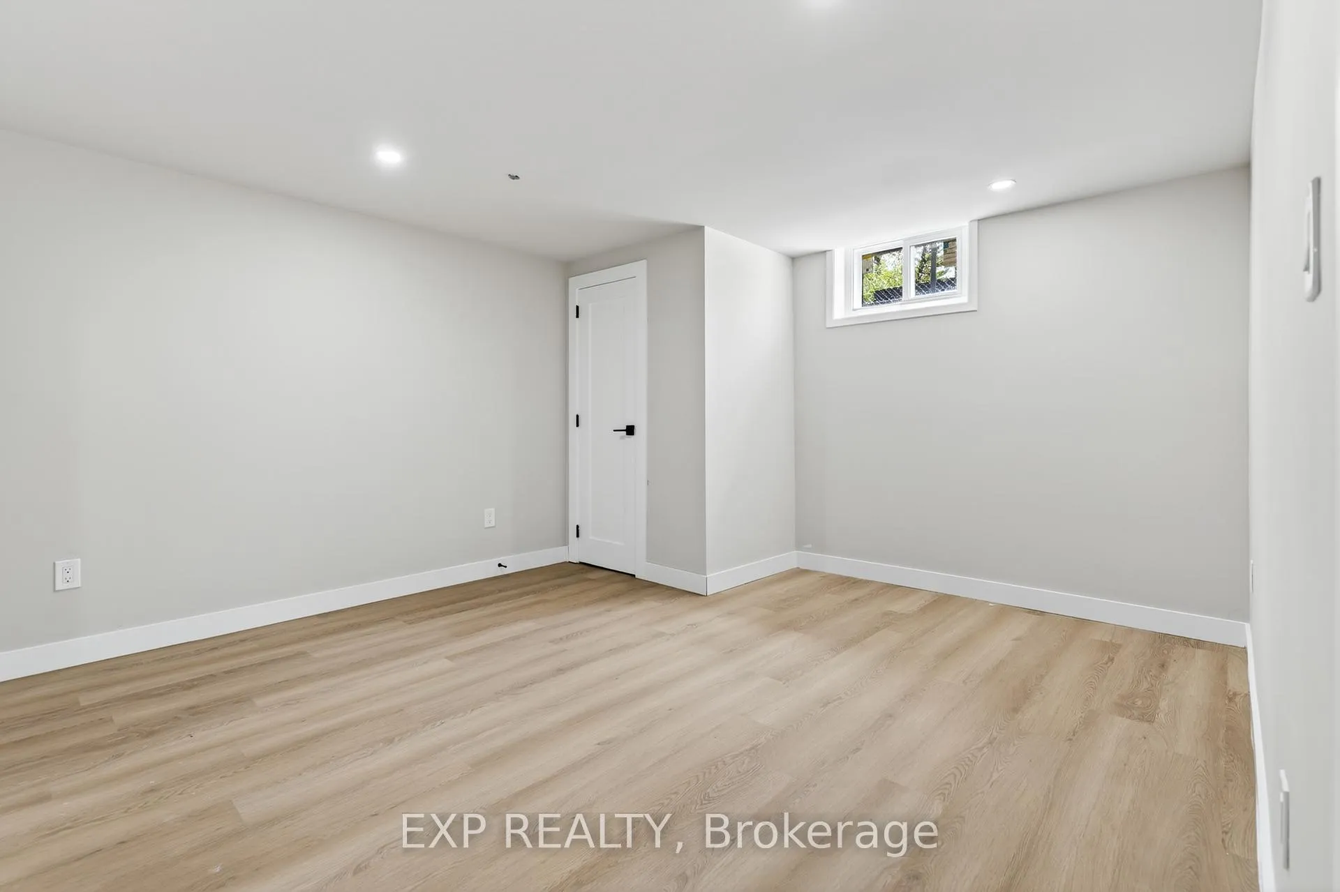 Photo 12 of Unit 2, 263 Anne Street N, Barrie, Sunnidale — HOMEH