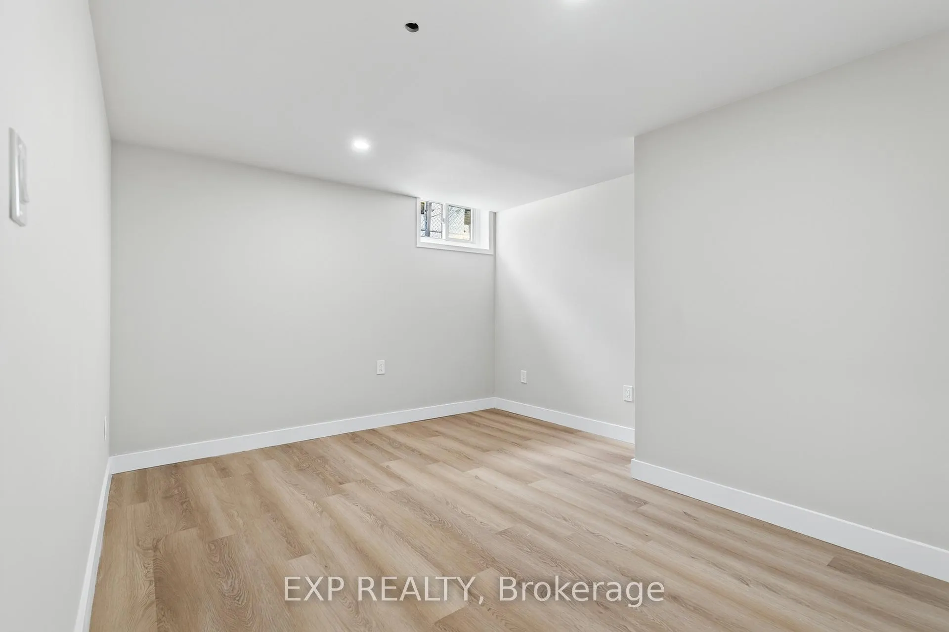 Photo 15 of Unit 2, 263 Anne Street N, Barrie, Sunnidale — HOMEH