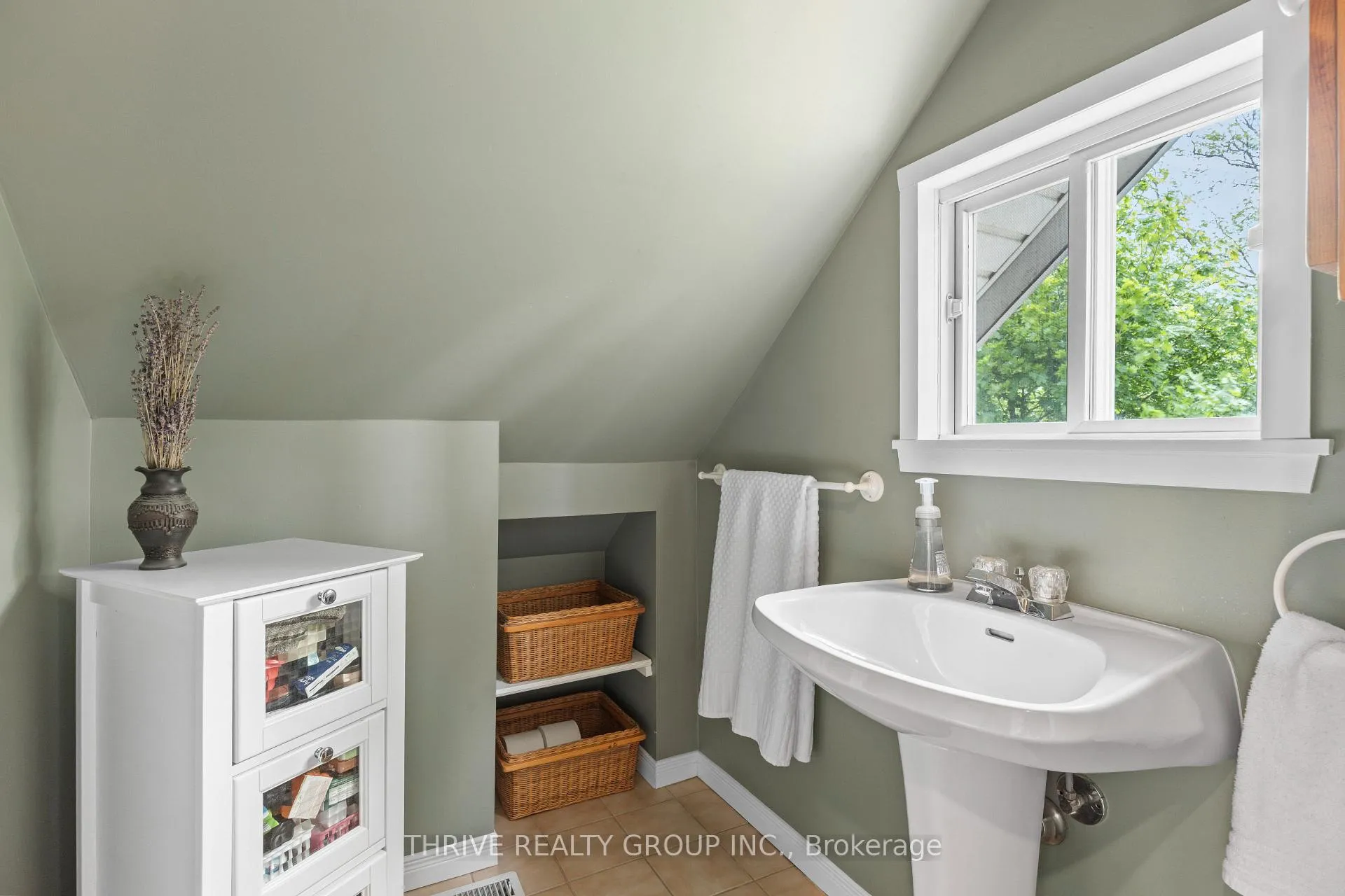 Photo 32 of 111 Alexandra Street, London, South H — HOMEH