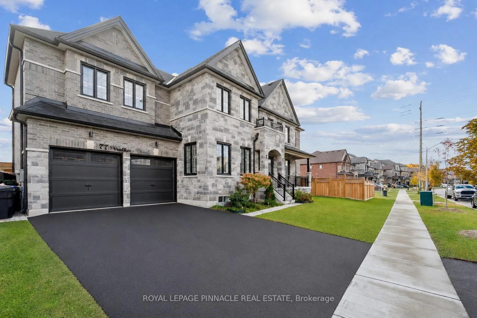 Photo 2 of 77 Walkers Boulevard, New Tecumseth, Alliston — HOMEH