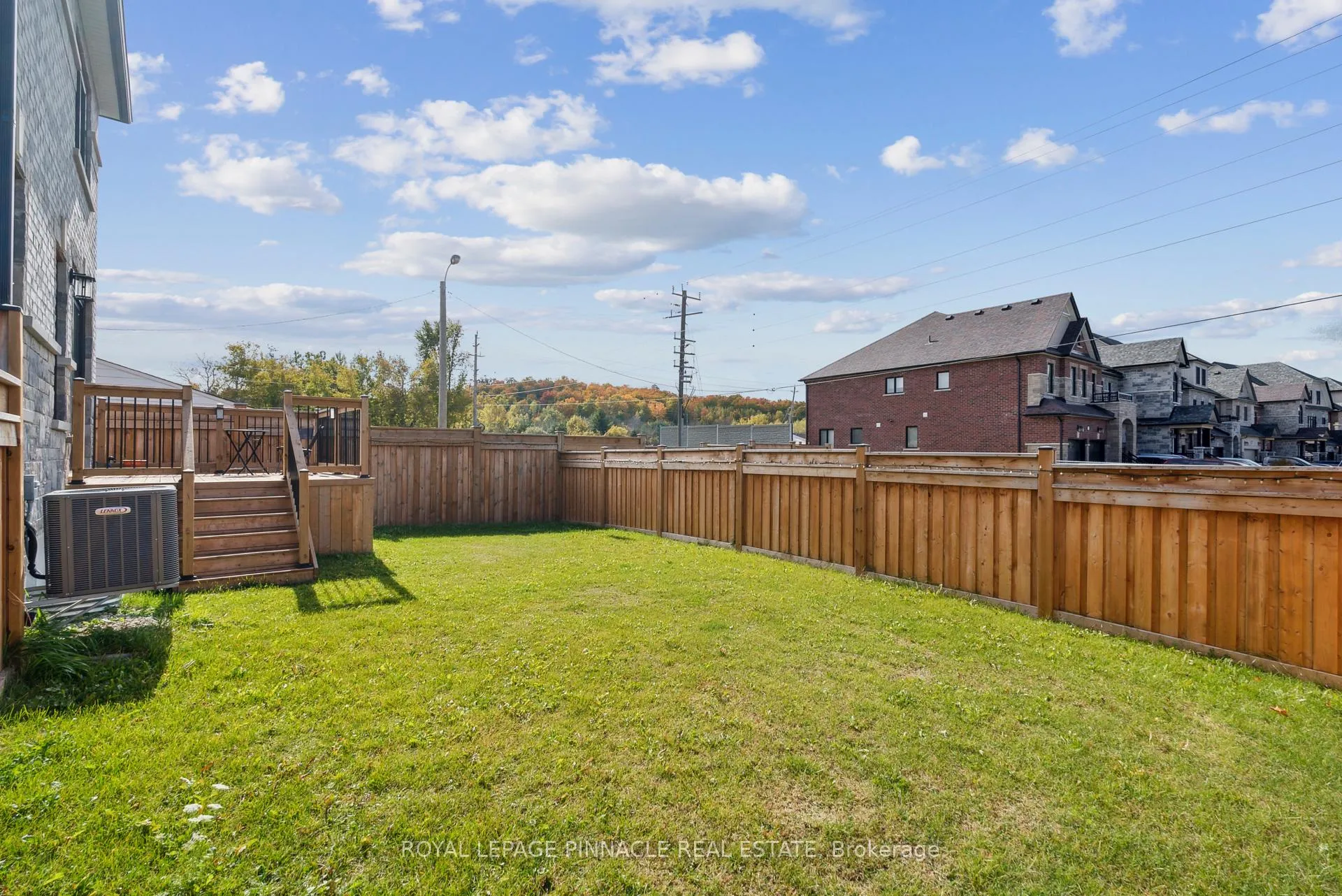 Photo 36 of 77 Walkers Boulevard, New Tecumseth, Alliston — HOMEH
