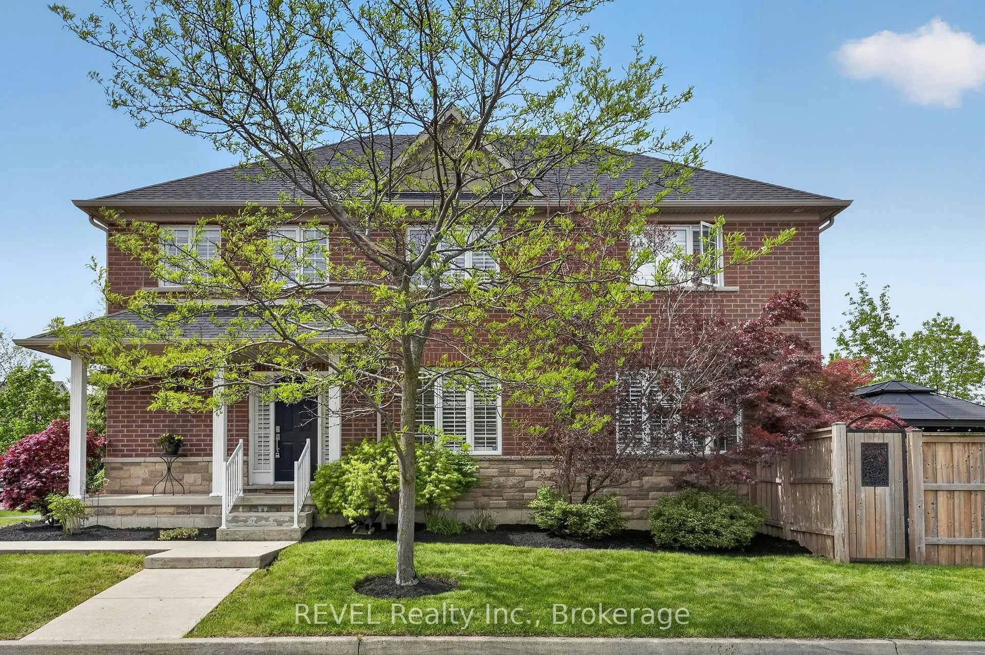 Photo 3 of 29 Springbreeze Heights, Hamilton, Stoney Creek — HOMEH