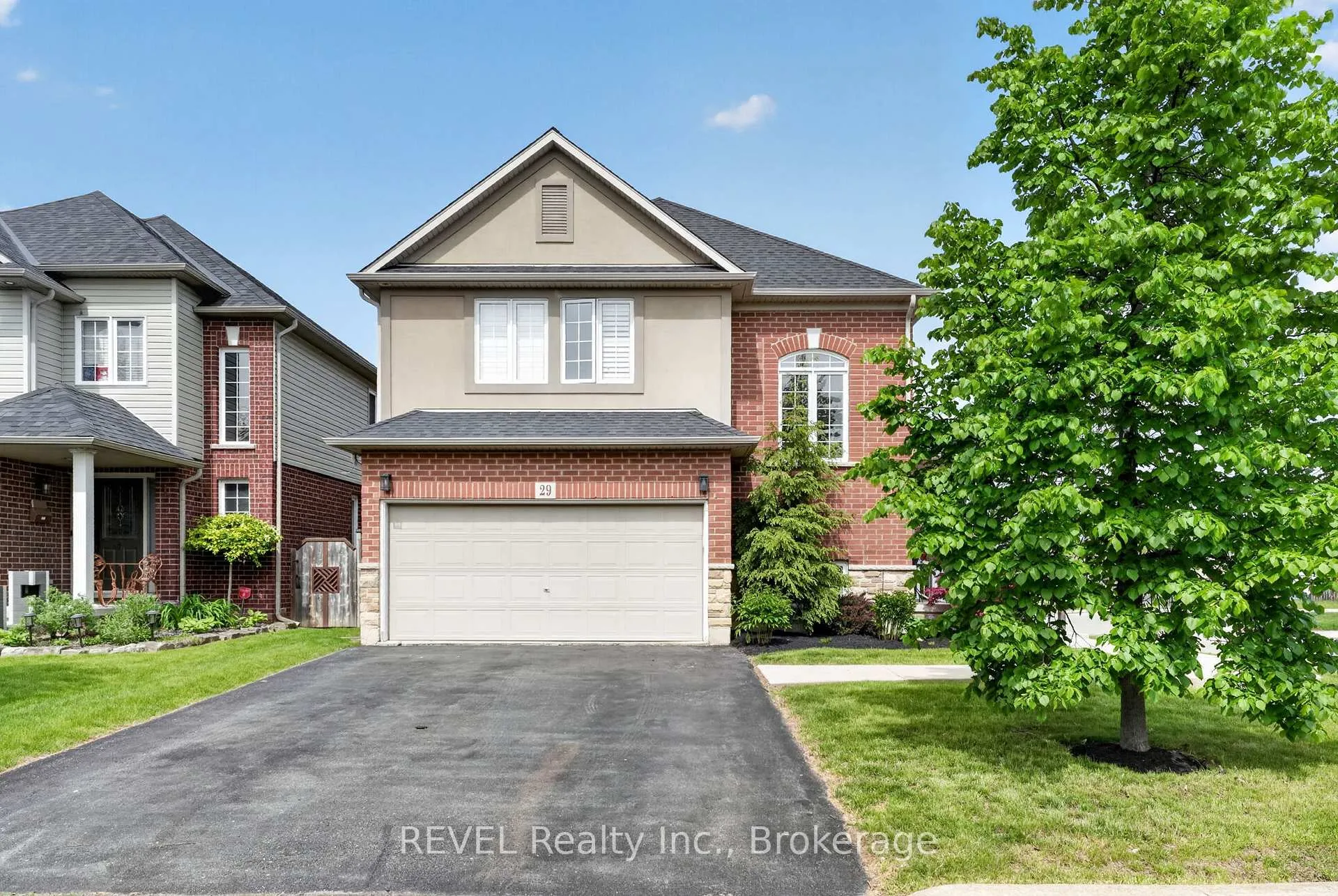 Photo 4 of 29 Springbreeze Heights, Hamilton, Stoney Creek — HOMEH
