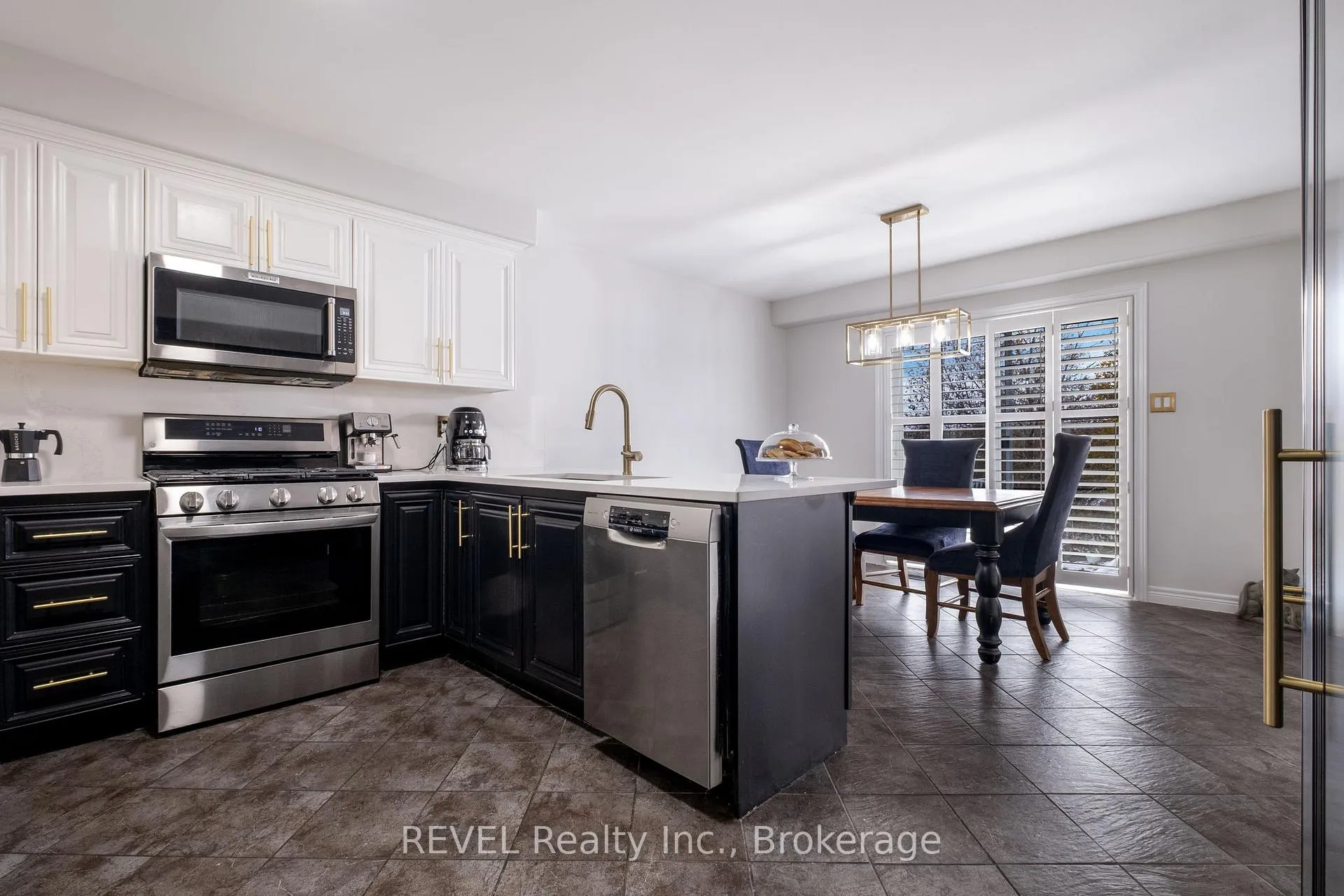 Photo 14 of 29 Springbreeze Heights, Hamilton, Stoney Creek — HOMEH
