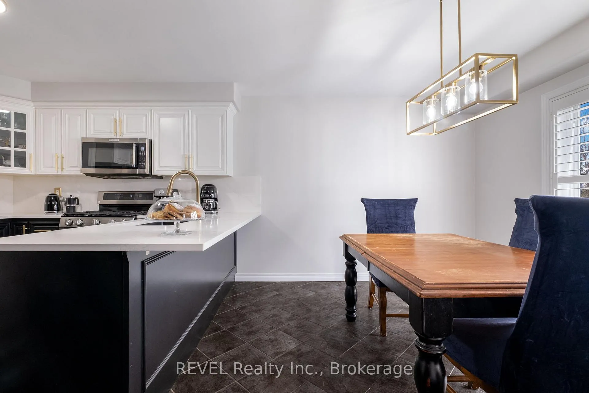 Photo 17 of 29 Springbreeze Heights, Hamilton, Stoney Creek — HOMEH