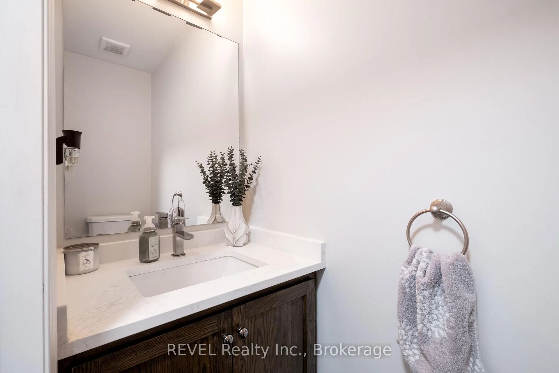 Photo 19 of 29 Springbreeze Heights, Hamilton, Stoney Creek — HOMEH