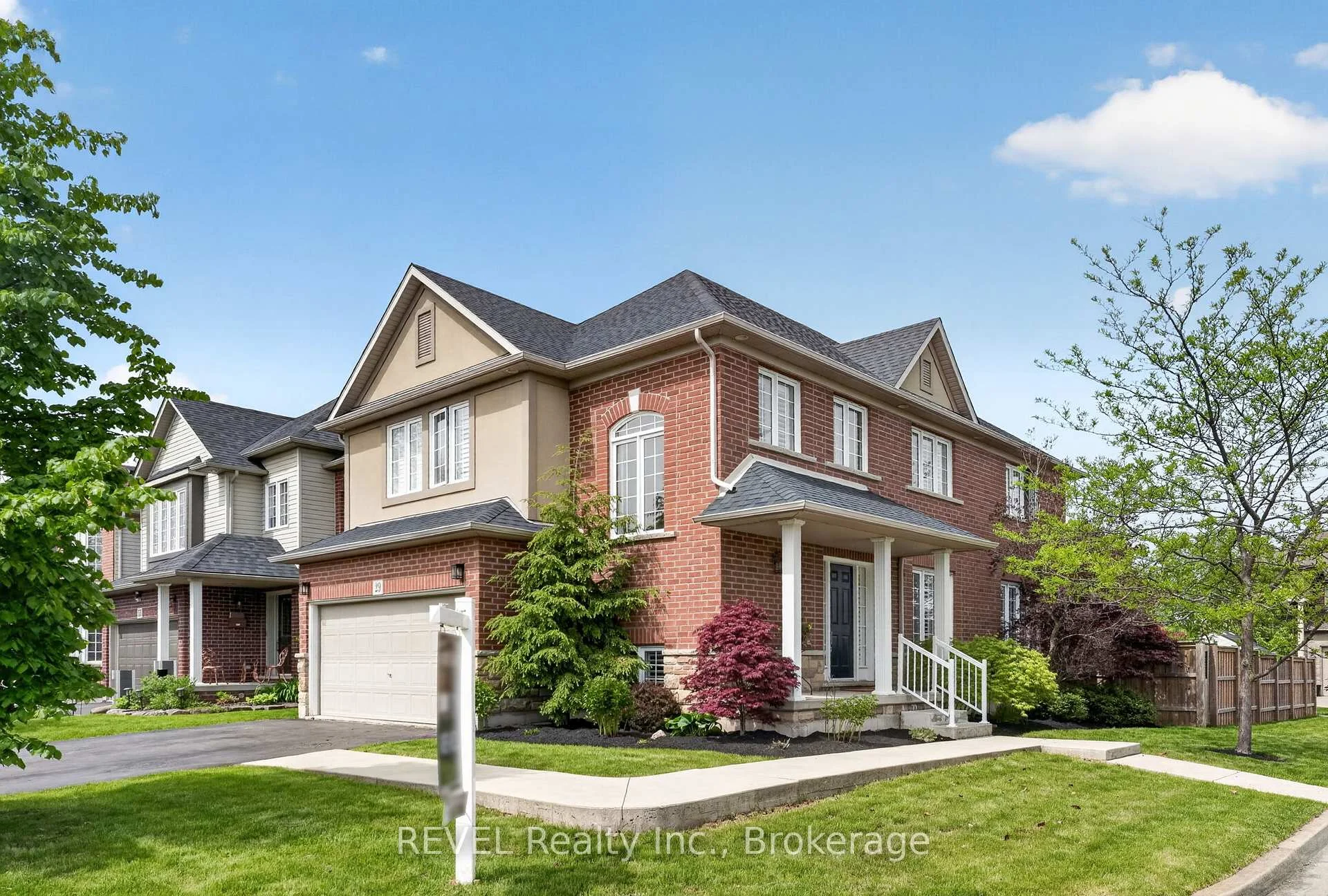 Photo 2 of 29 Springbreeze Heights, Hamilton, Stoney Creek — HOMEH
