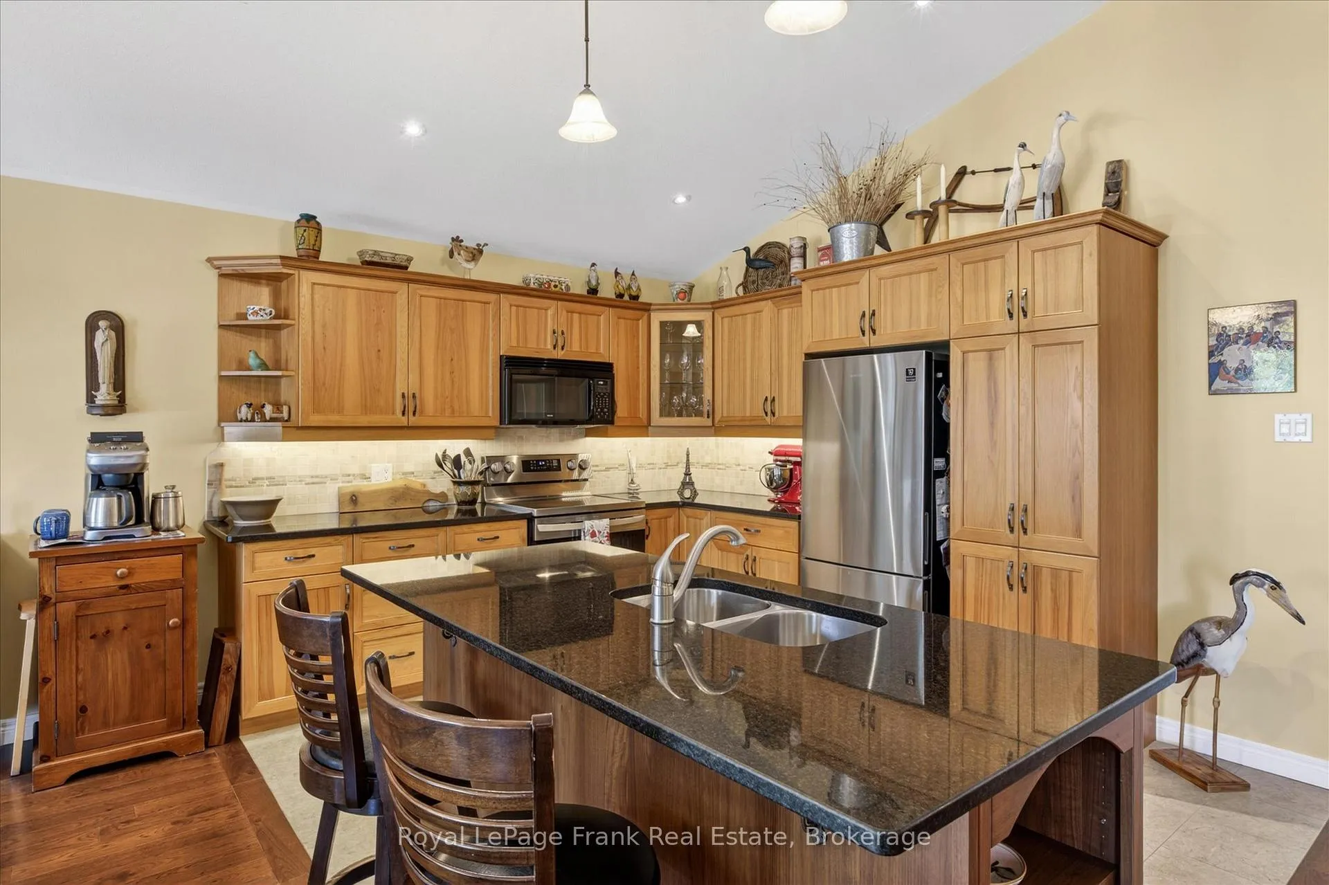 Photo 10 of 1333 Ireland Drive, Peterborough, Monaghan Ward 2 — HOMEH