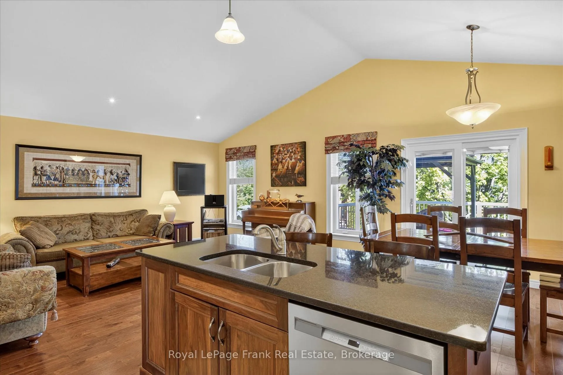 Photo 13 of 1333 Ireland Drive, Peterborough, Monaghan Ward 2 — HOMEH