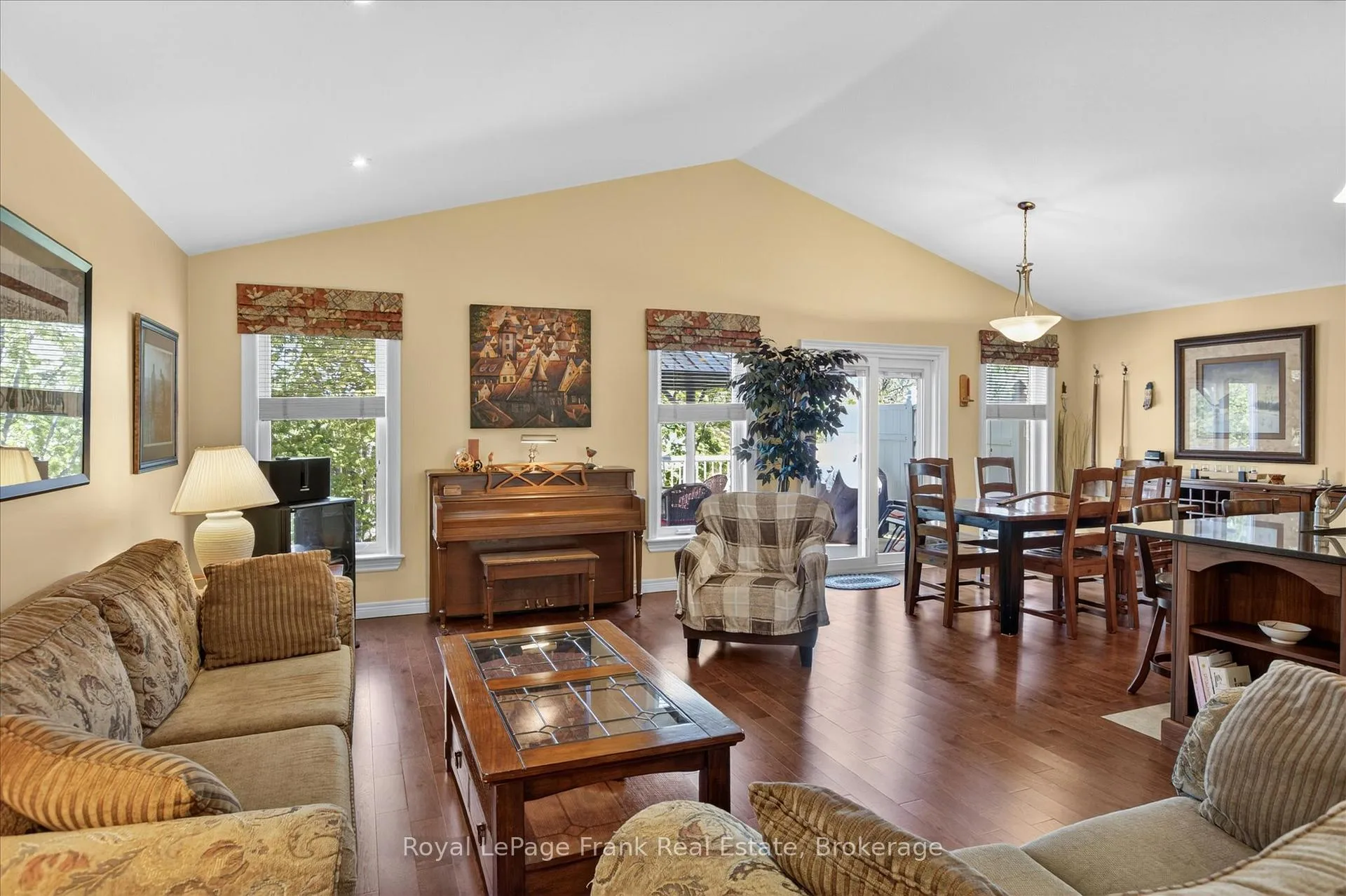 Photo 18 of 1333 Ireland Drive, Peterborough, Monaghan Ward 2 — HOMEH