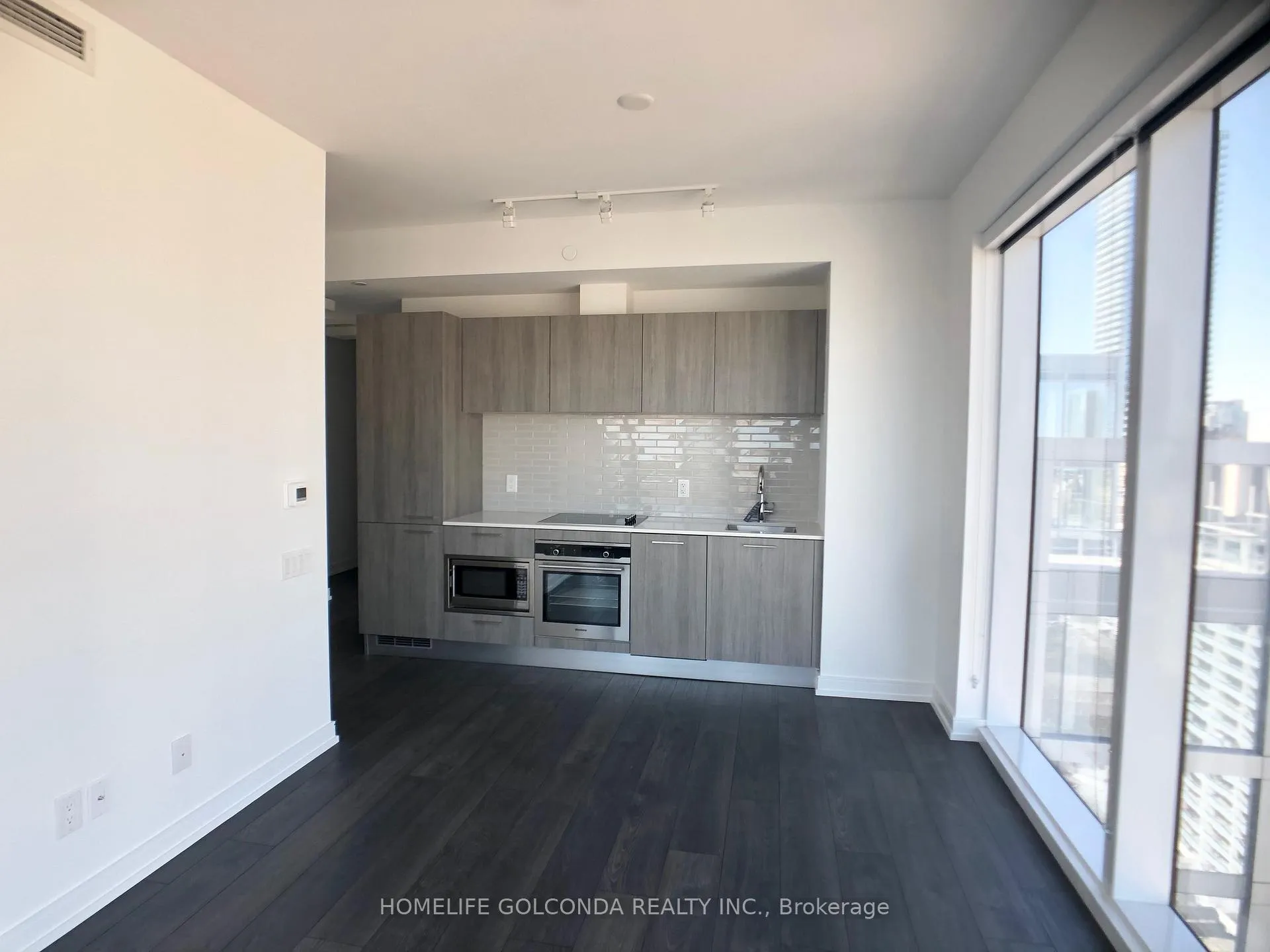 Photo 4 of Unit 2302, 3 Gloucester Street, Toronto, Church-Yonge Corridor — HOMEH