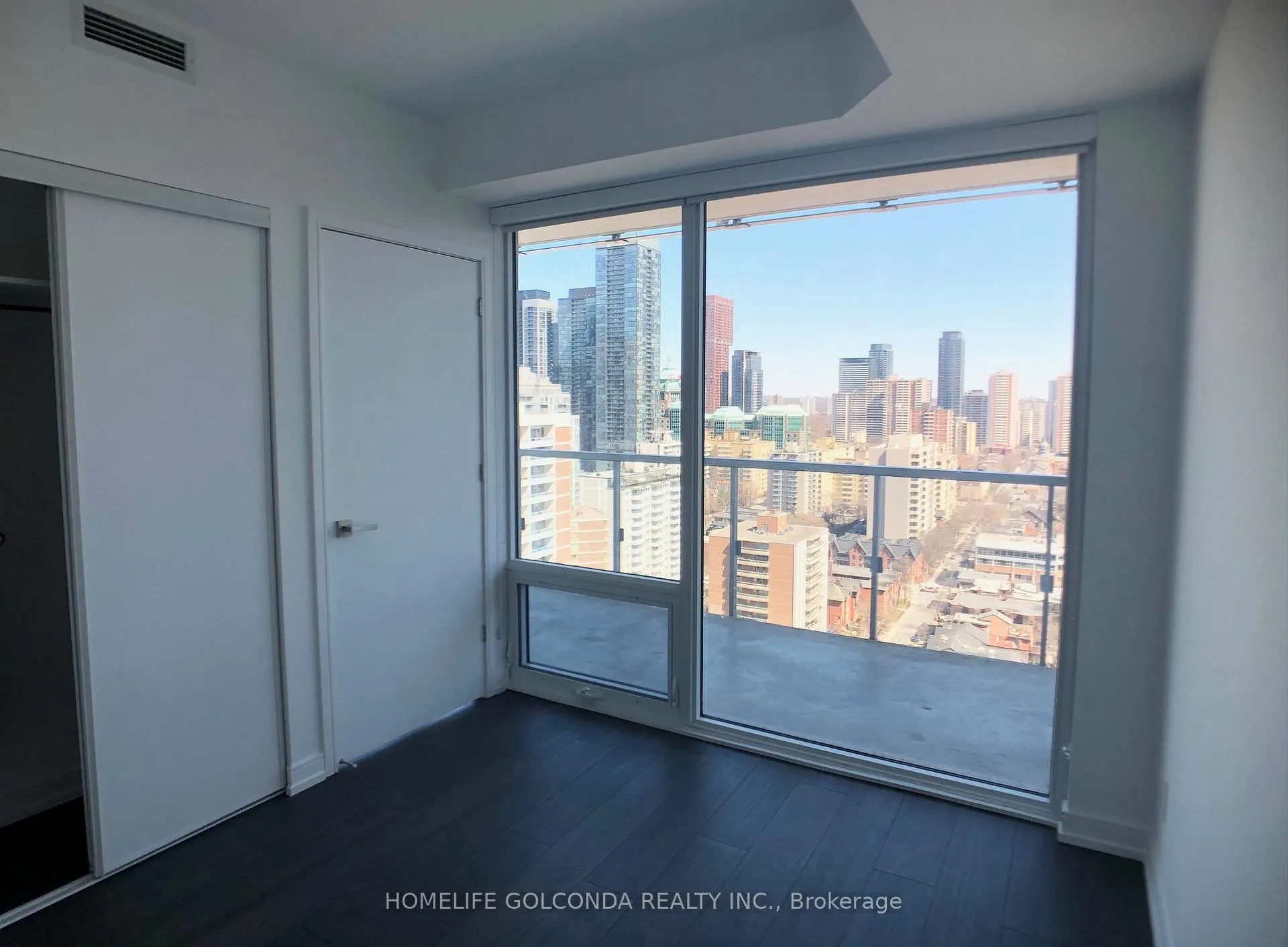 Photo 5 of Unit 2302, 3 Gloucester Street, Toronto, Church-Yonge Corridor — HOMEH
