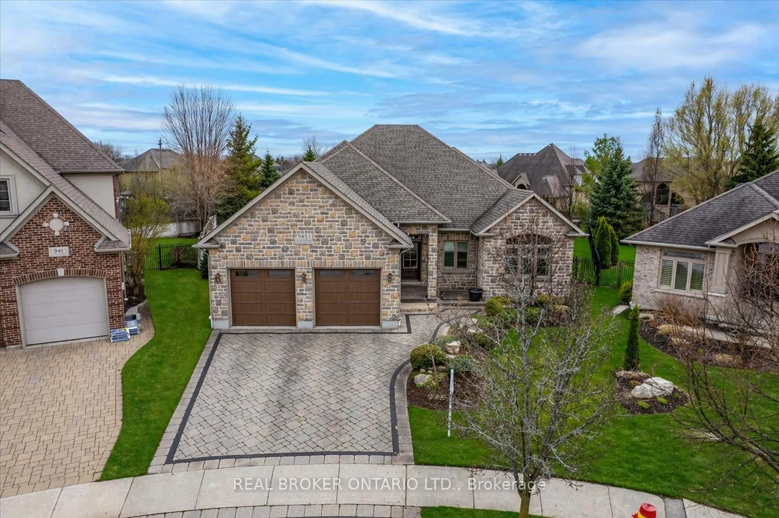 Photo 1 of 945 Riverstone Court, Kitchener — HOMEH