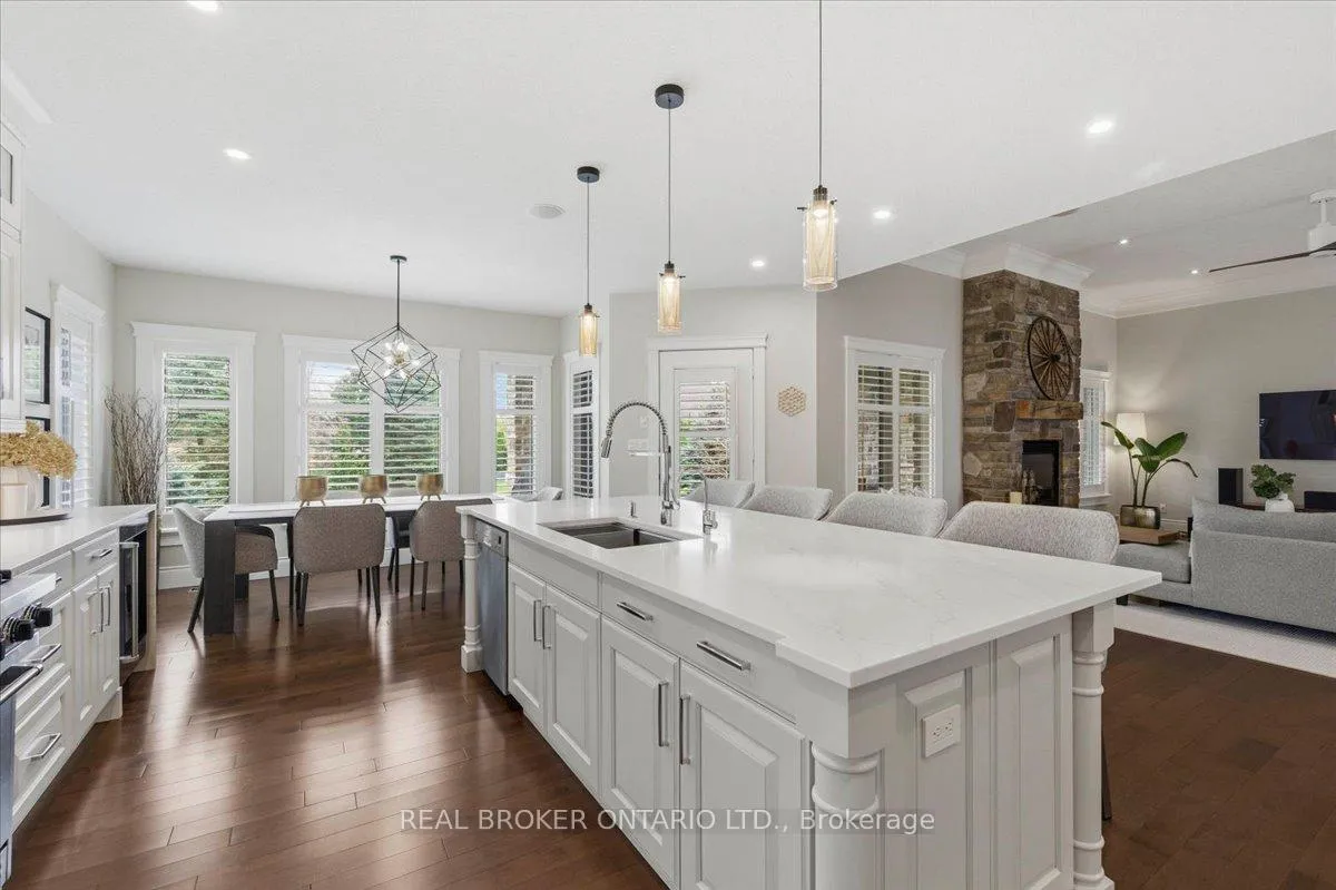 Photo 10 of 945 Riverstone Court, Kitchener — HOMEH