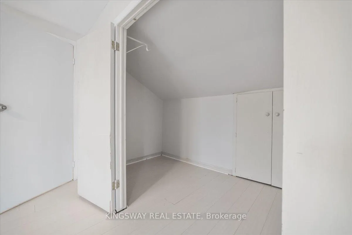 Photo 14 of Unit UPPER, 1144 Fisher Avenue, Burlington, Mountainside — HOMEH