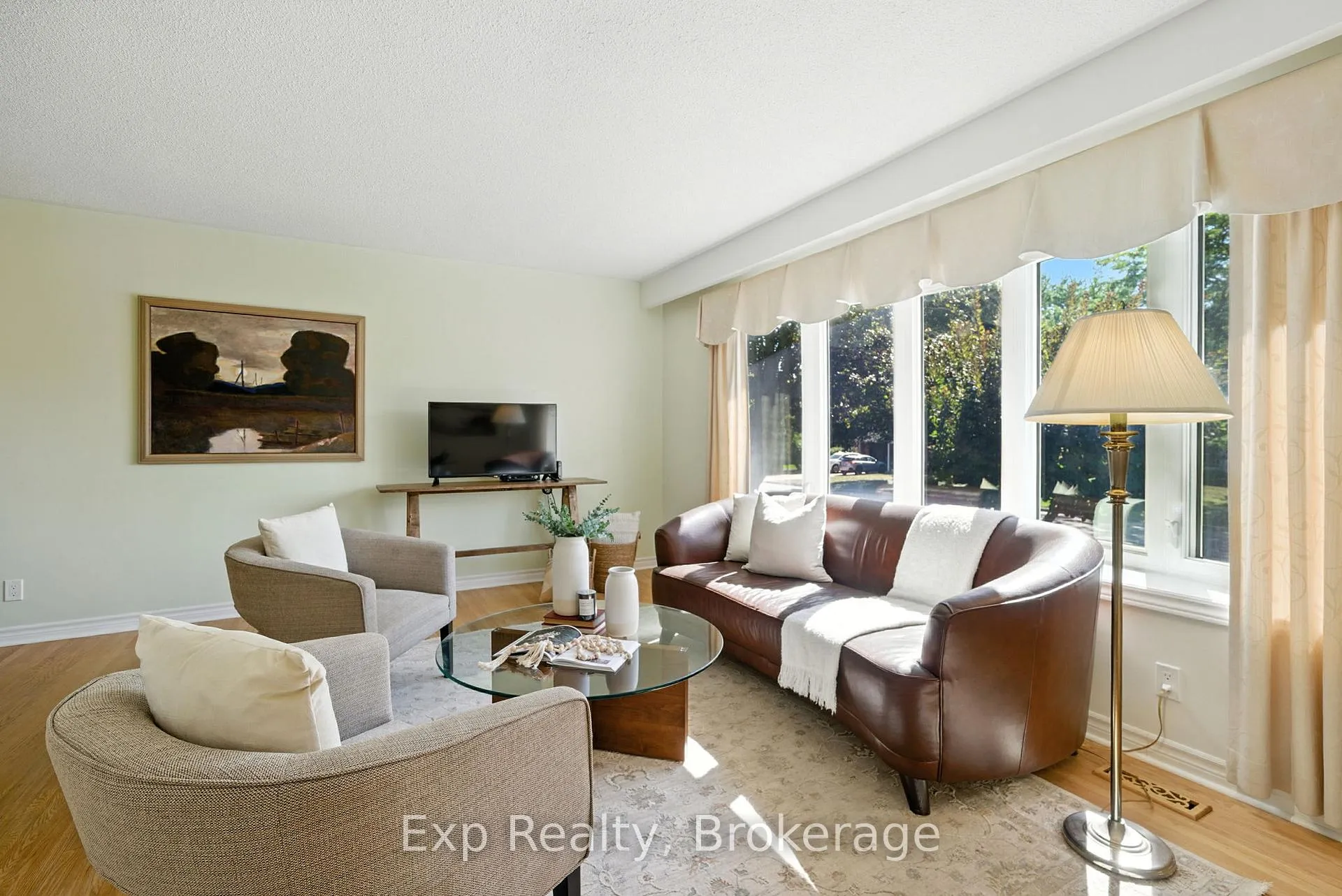 Photo 7 of 52 Bayview Crescent, Cobourg — HOMEH