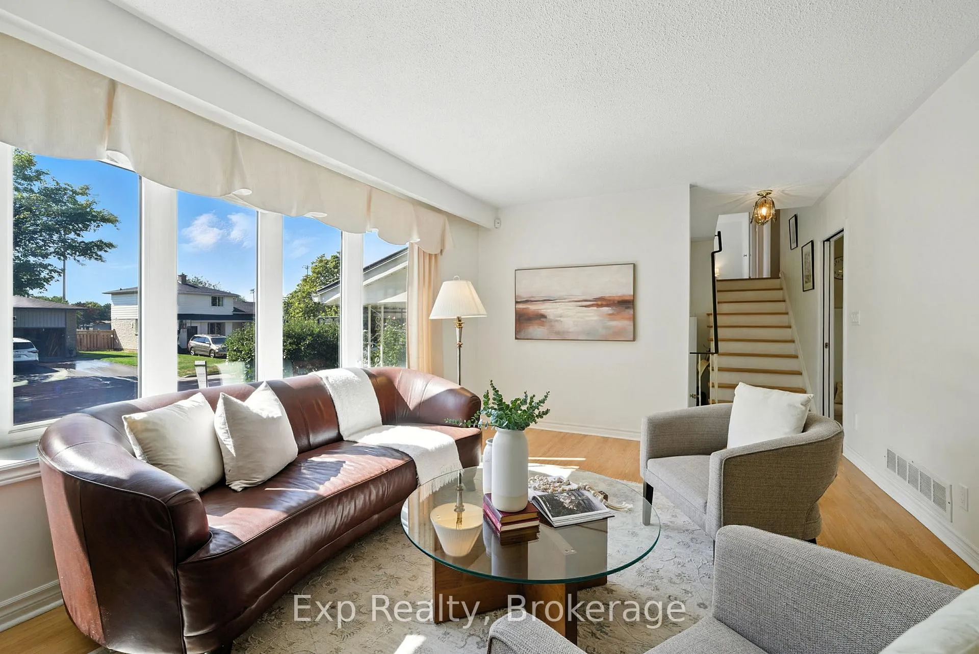 Photo 8 of 52 Bayview Crescent, Cobourg — HOMEH