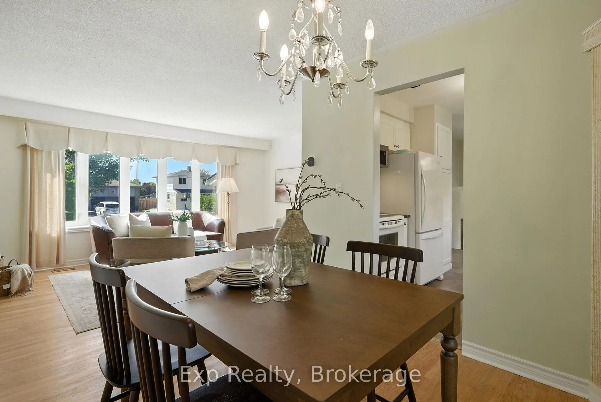 Photo 10 of 52 Bayview Crescent, Cobourg — HOMEH