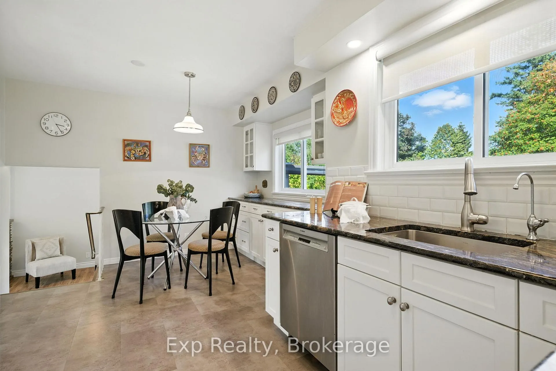 Photo 12 of 52 Bayview Crescent, Cobourg — HOMEH