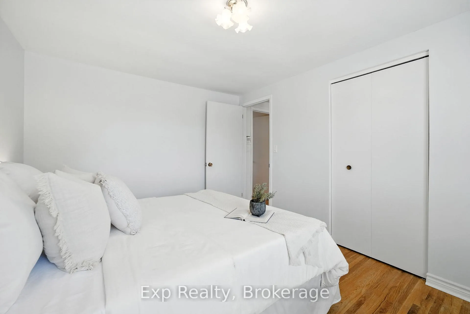 Photo 24 of 52 Bayview Crescent, Cobourg — HOMEH