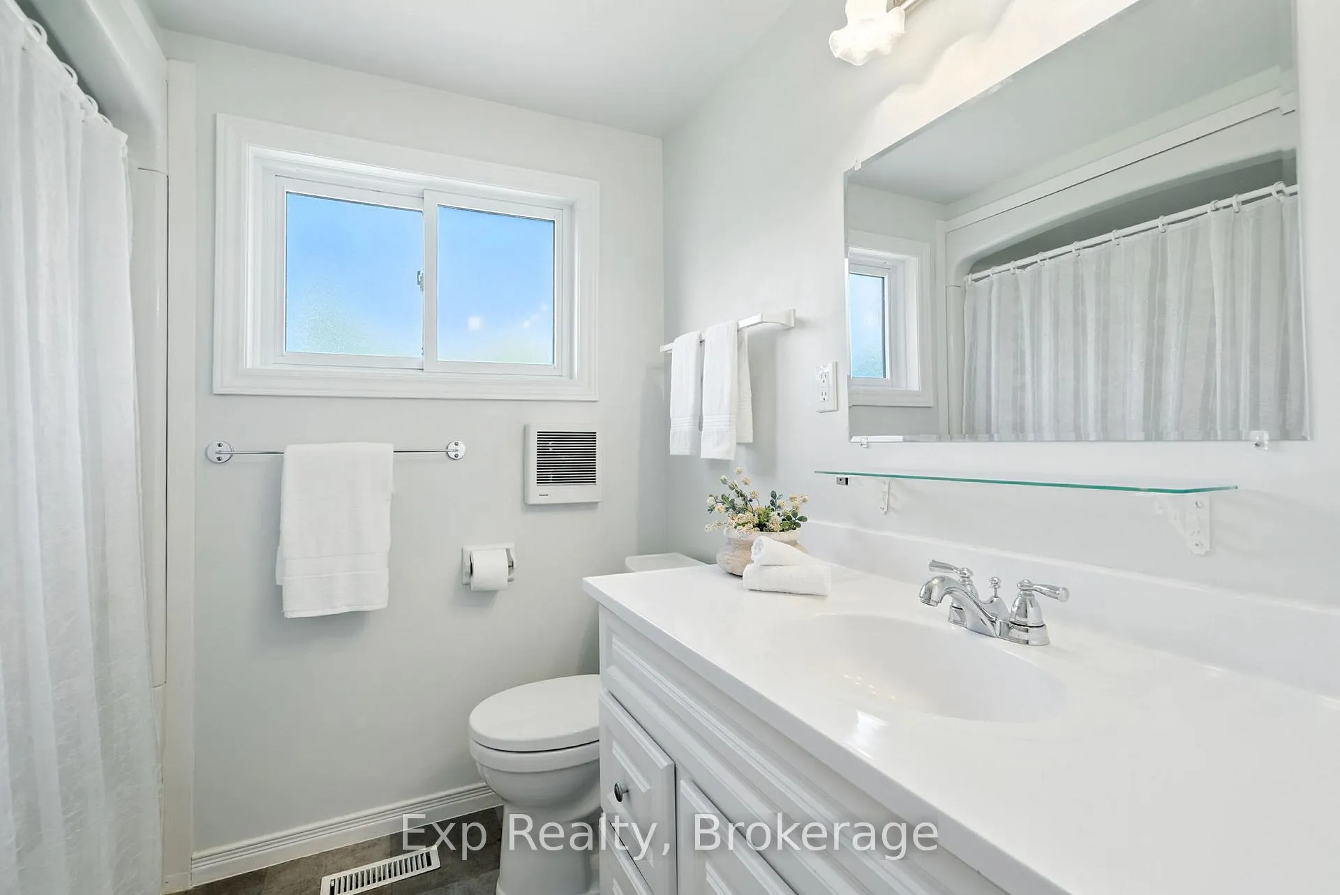 Photo 25 of 52 Bayview Crescent, Cobourg — HOMEH