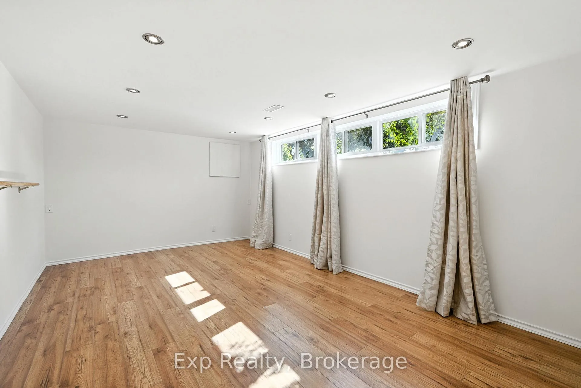 Photo 27 of 52 Bayview Crescent, Cobourg — HOMEH