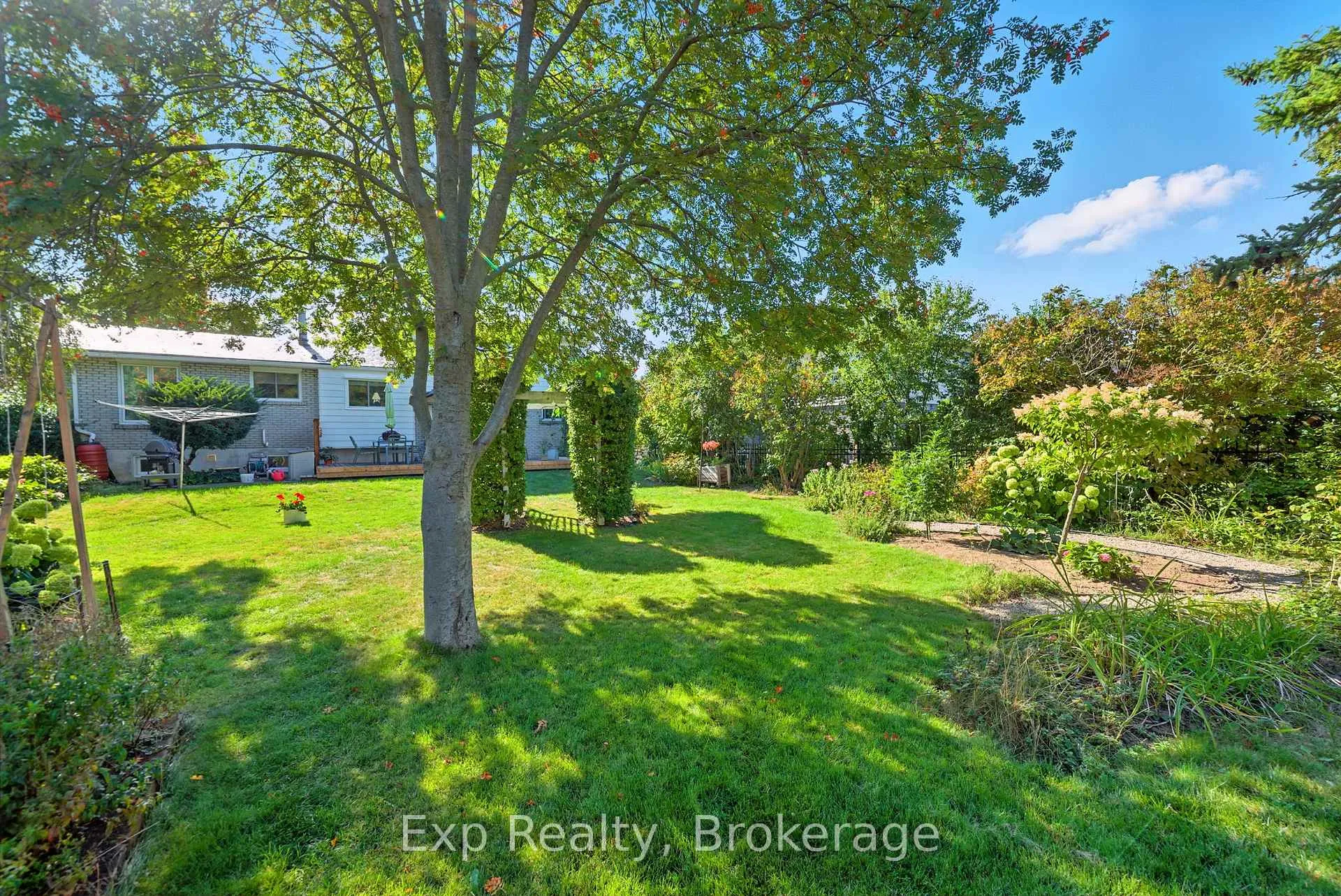 Photo 35 of 52 Bayview Crescent, Cobourg — HOMEH