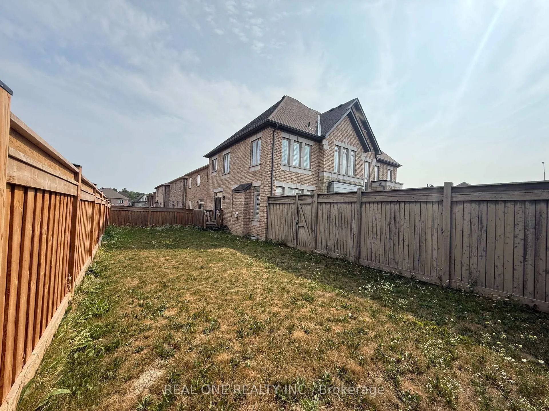 Photo 5 of 39 Mowder Drive, Aurora, Rural Aurora — HOMEH