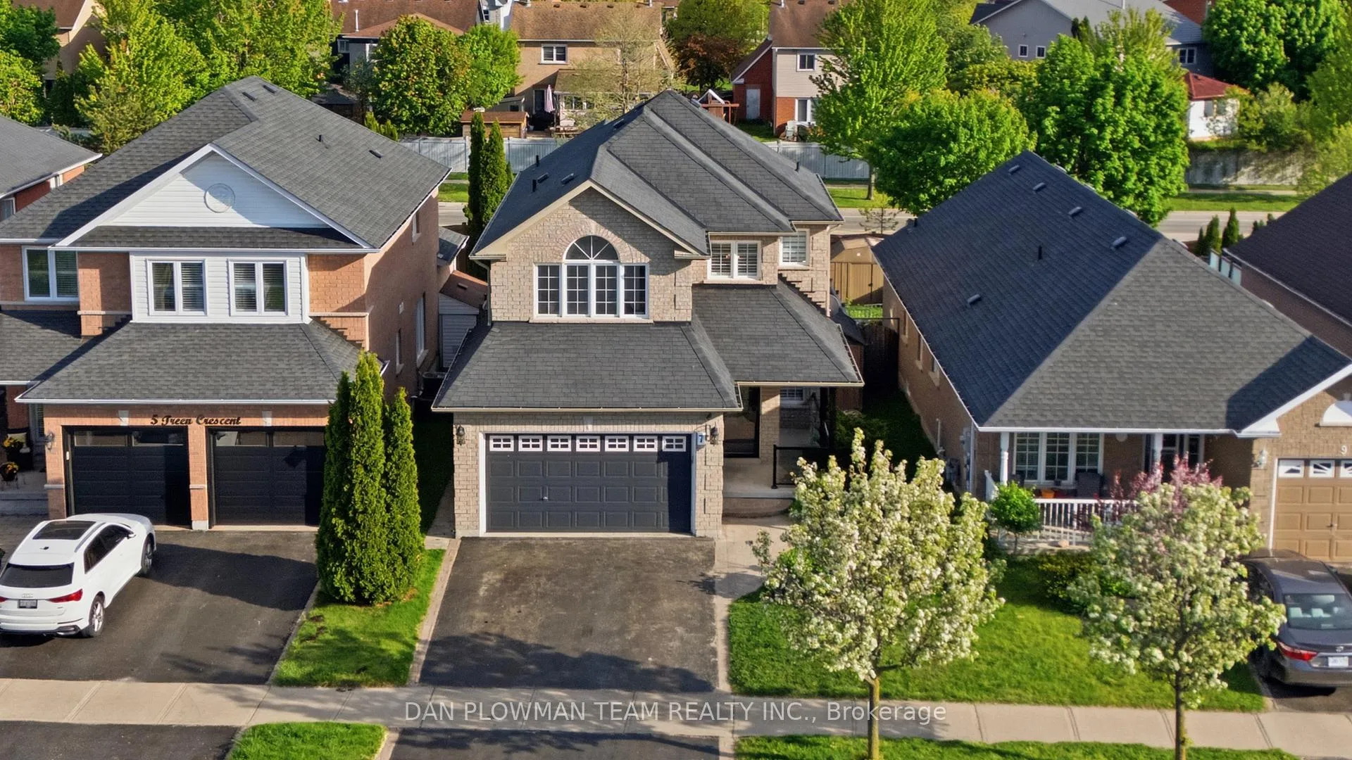 Photo 3 of 7 Treen Crescent, Whitby, Rolling Acres — HOMEH