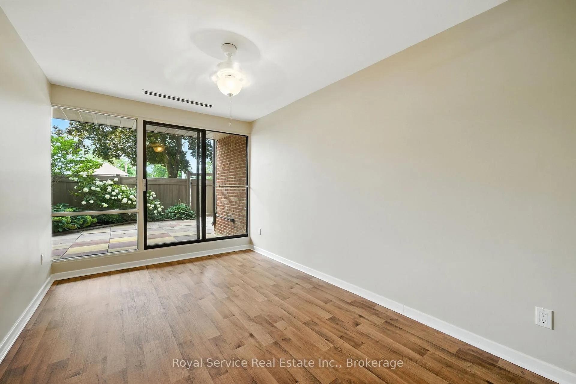 Photo 18 of Unit 101, 337 Simcoe Street N, Oshawa, O'Neill — HOMEH