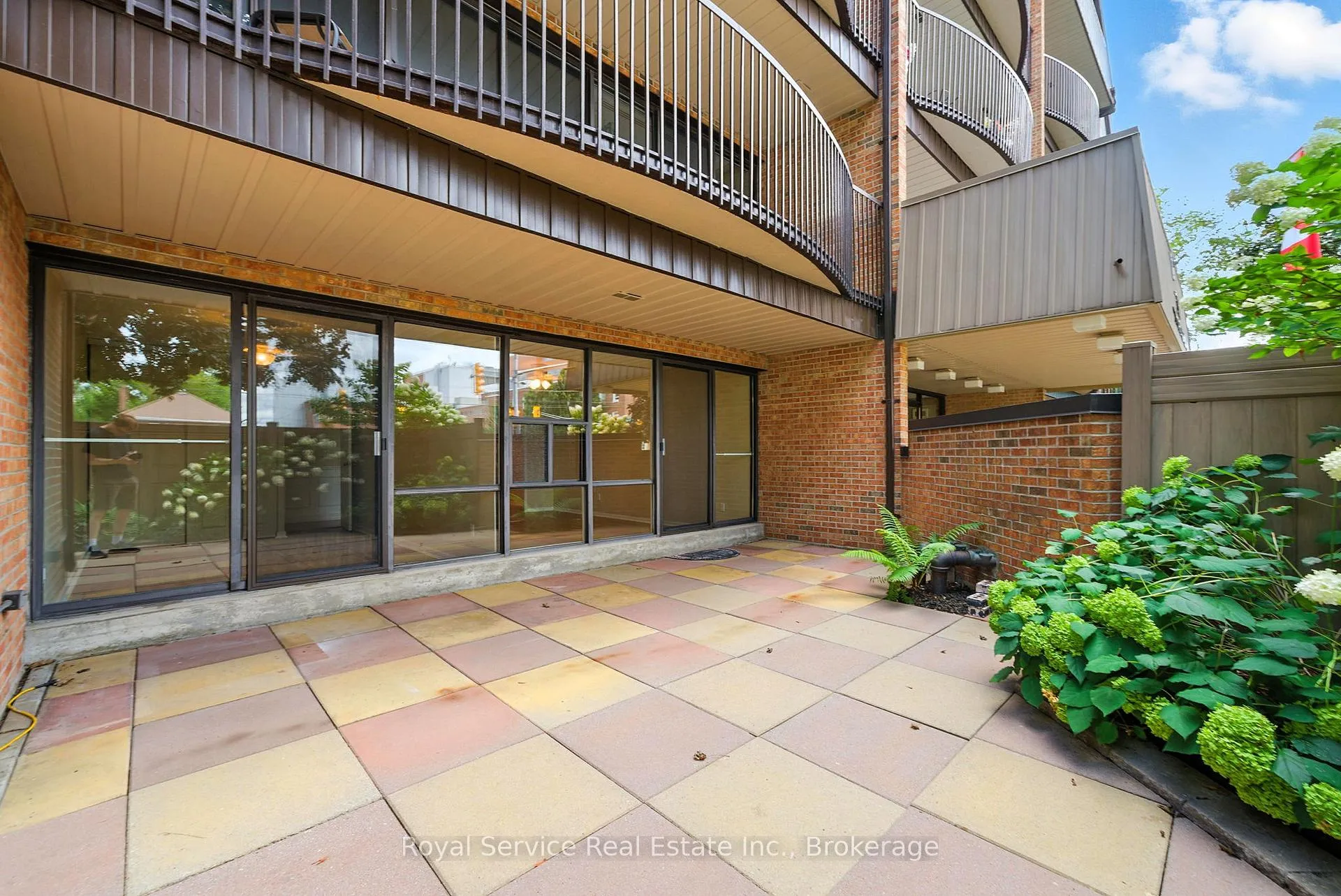 Photo 31 of Unit 101, 337 Simcoe Street N, Oshawa, O'Neill — HOMEH
