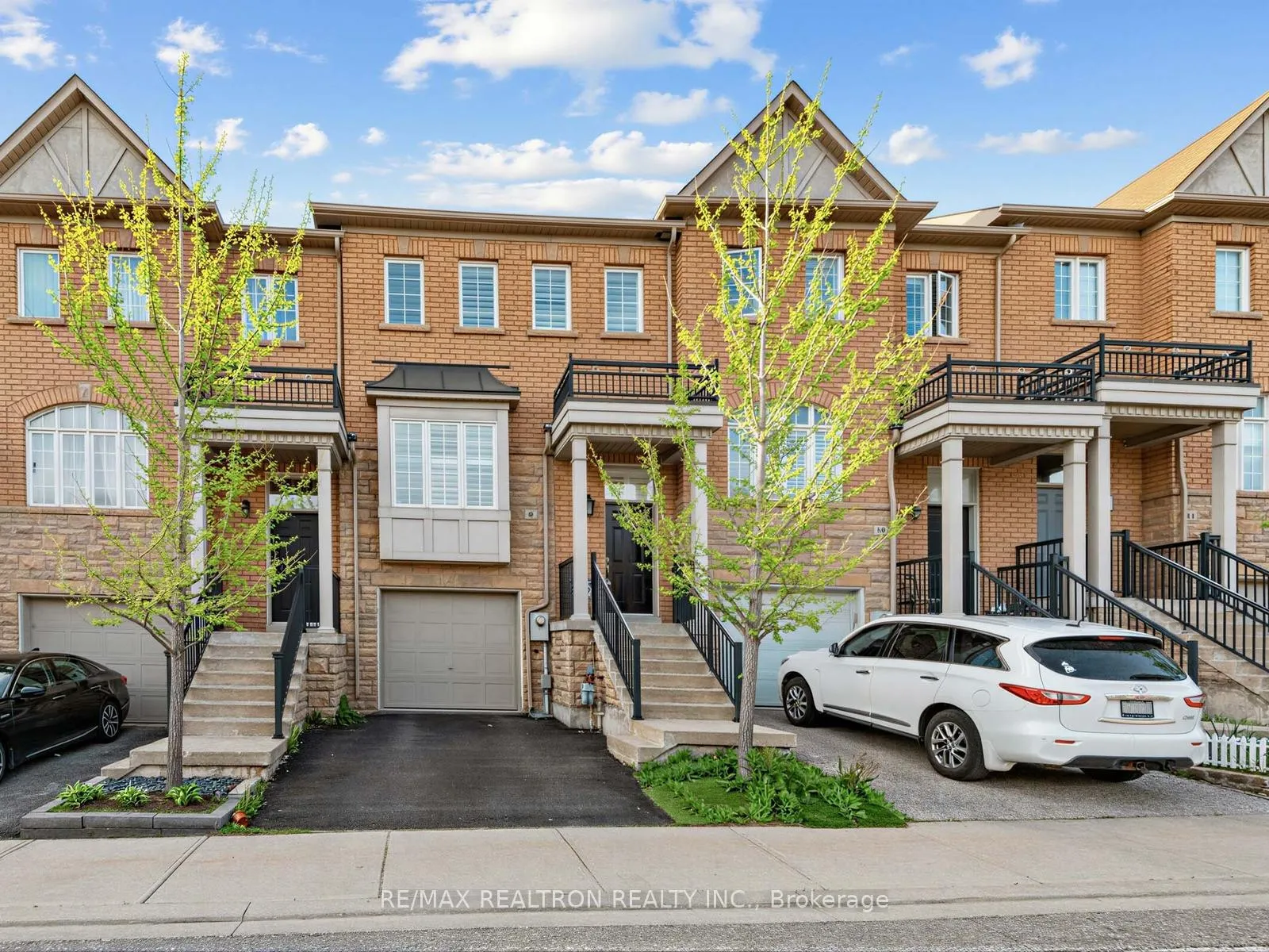 Photo 2 of Unit 9, 700 Summeridge Drive, Vaughan, Patterson — HOMEH