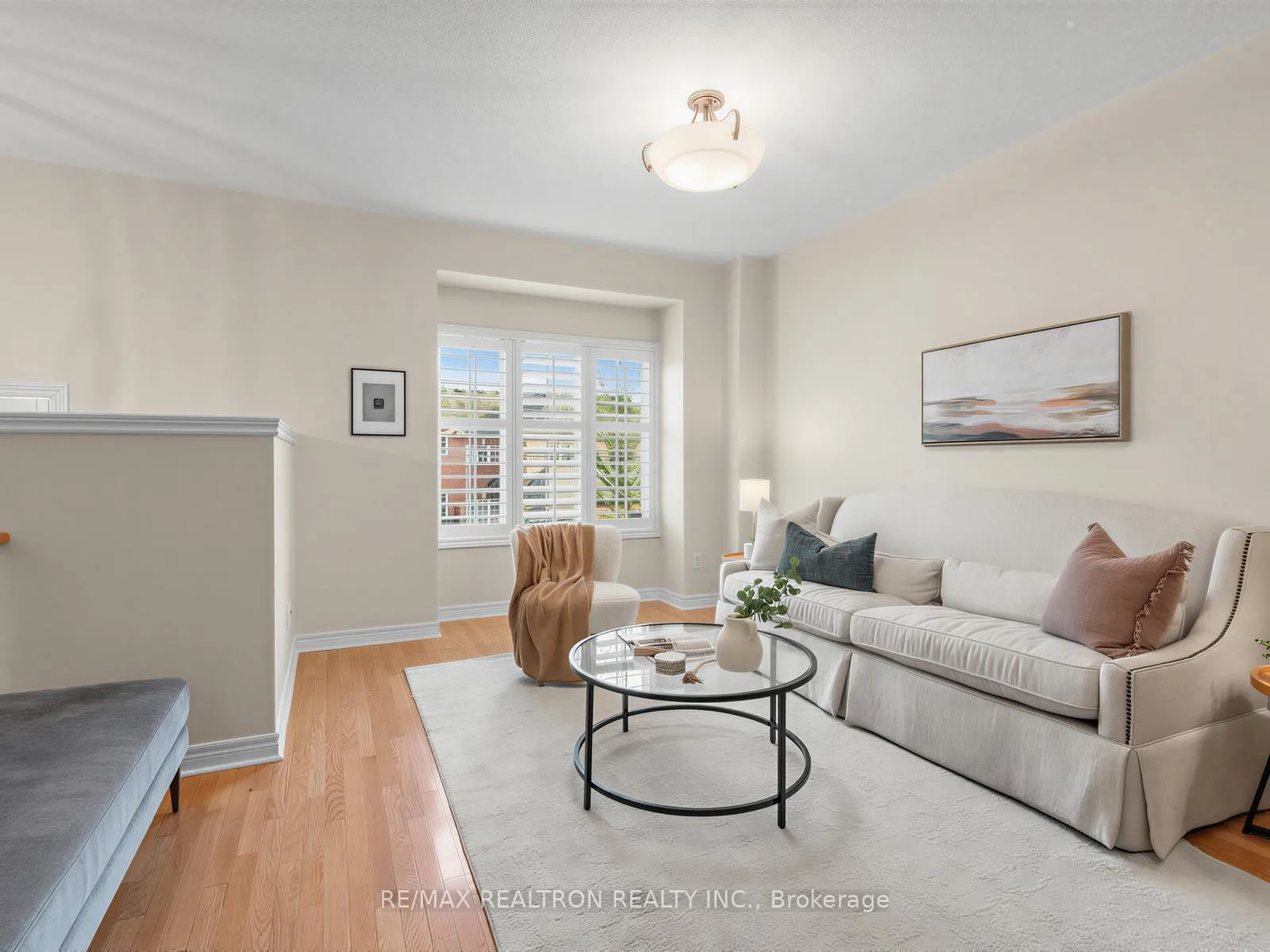 Photo 4 of Unit 9, 700 Summeridge Drive, Vaughan, Patterson — HOMEH