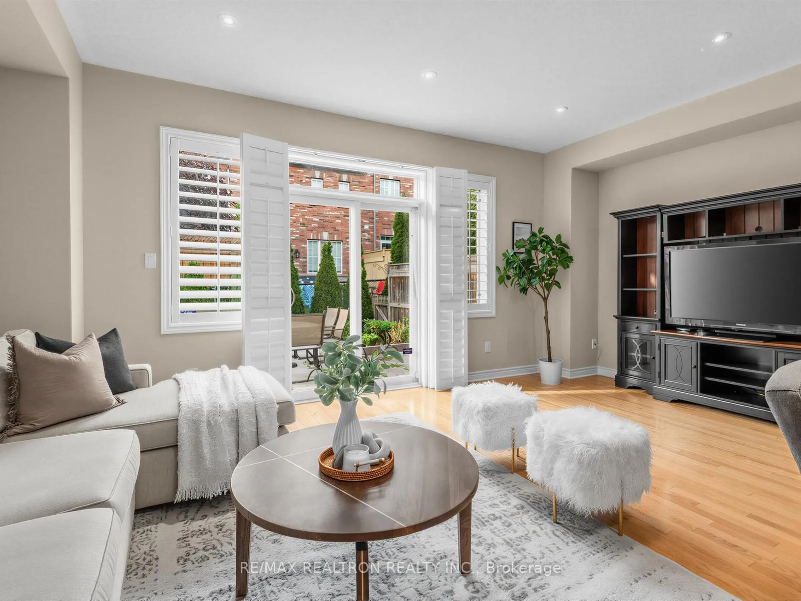 Photo 13 of Unit 9, 700 Summeridge Drive, Vaughan, Patterson — HOMEH