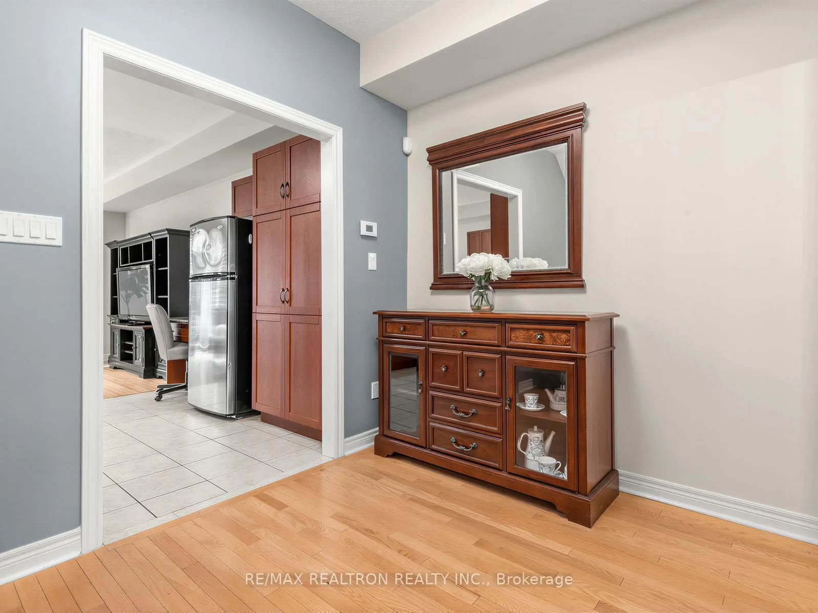 Photo 22 of Unit 9, 700 Summeridge Drive, Vaughan, Patterson — HOMEH