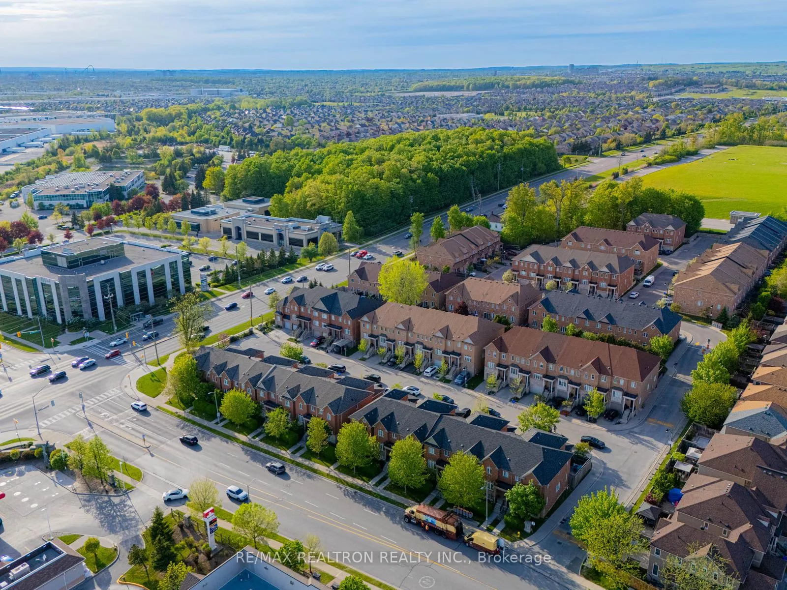 Photo 38 of Unit 9, 700 Summeridge Drive, Vaughan, Patterson — HOMEH