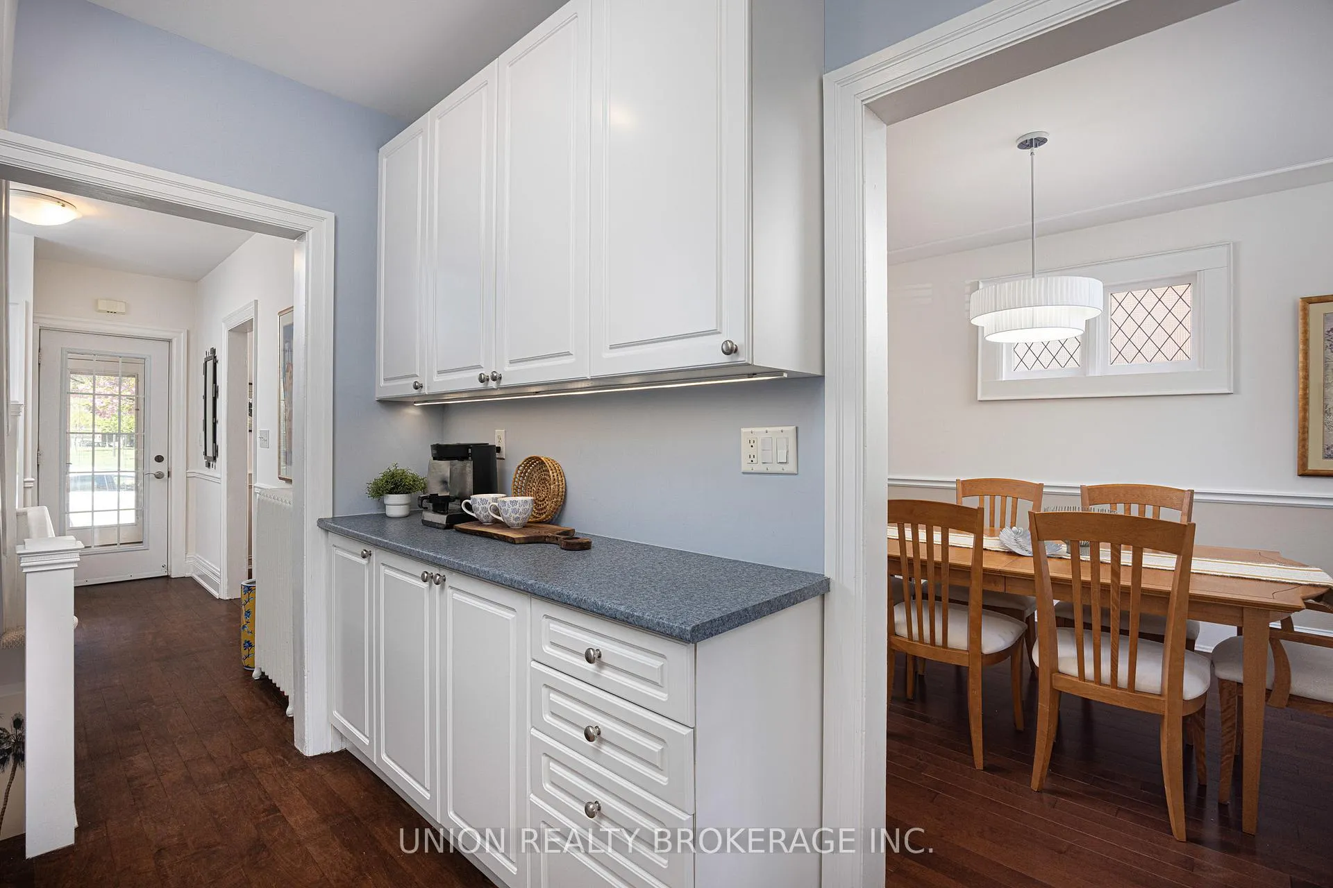 Photo 12 of 11 Avonlea Boulevard, Toronto, East End-Danforth — HOMEH