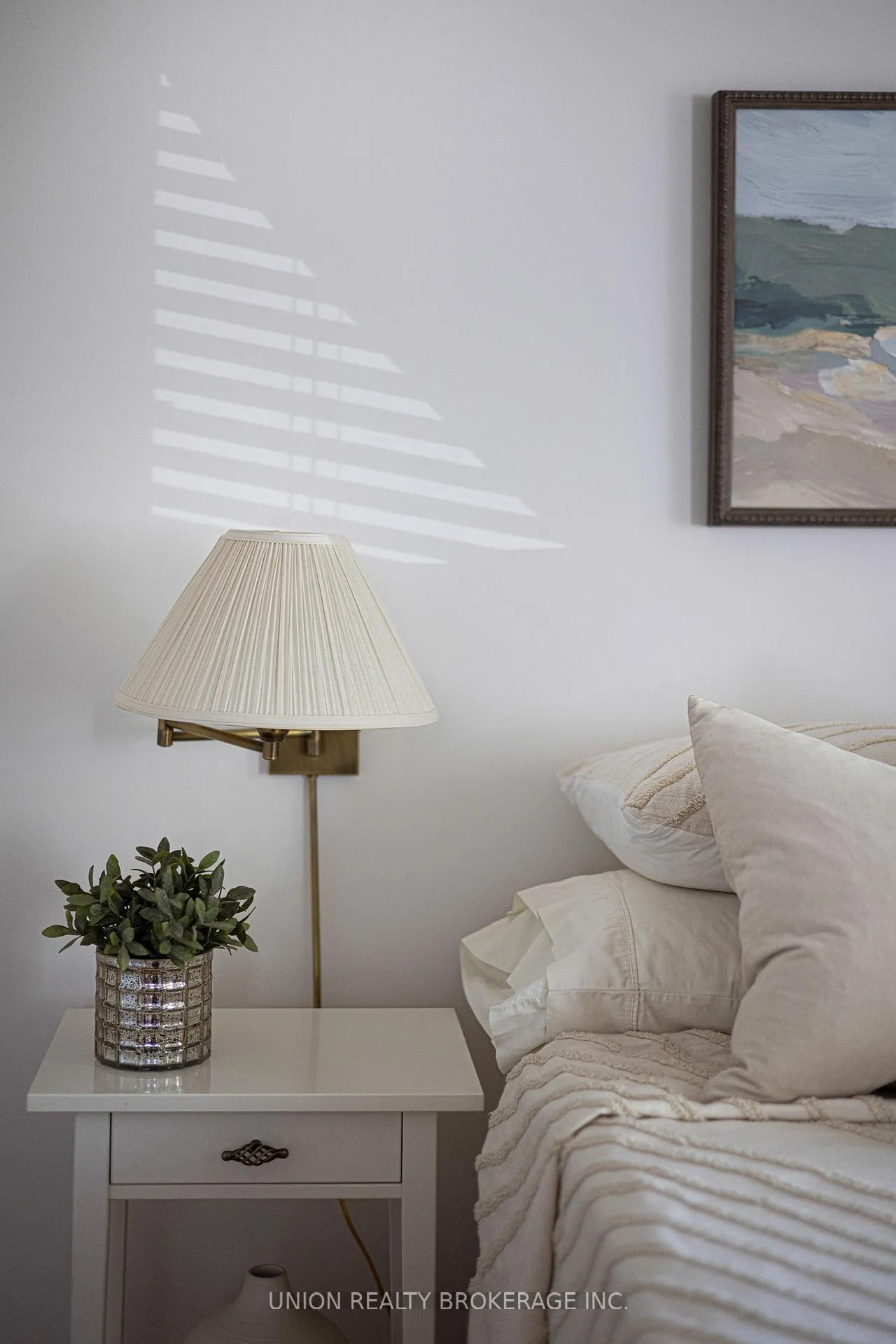 Photo 17 of 11 Avonlea Boulevard, Toronto, East End-Danforth — HOMEH